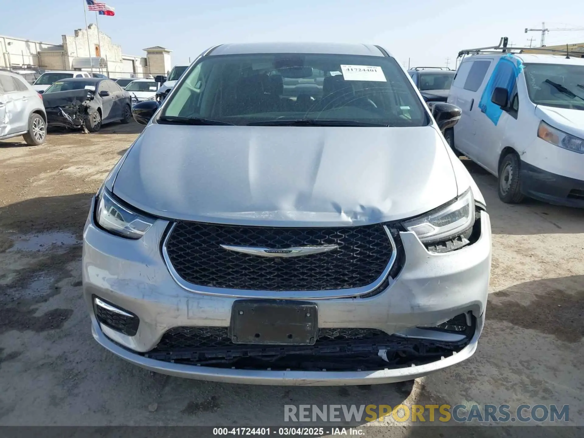 12 fotografías del automóvil dañado 2C4RC1BG5RR179668 CHRYSLER PACIFICA 2024