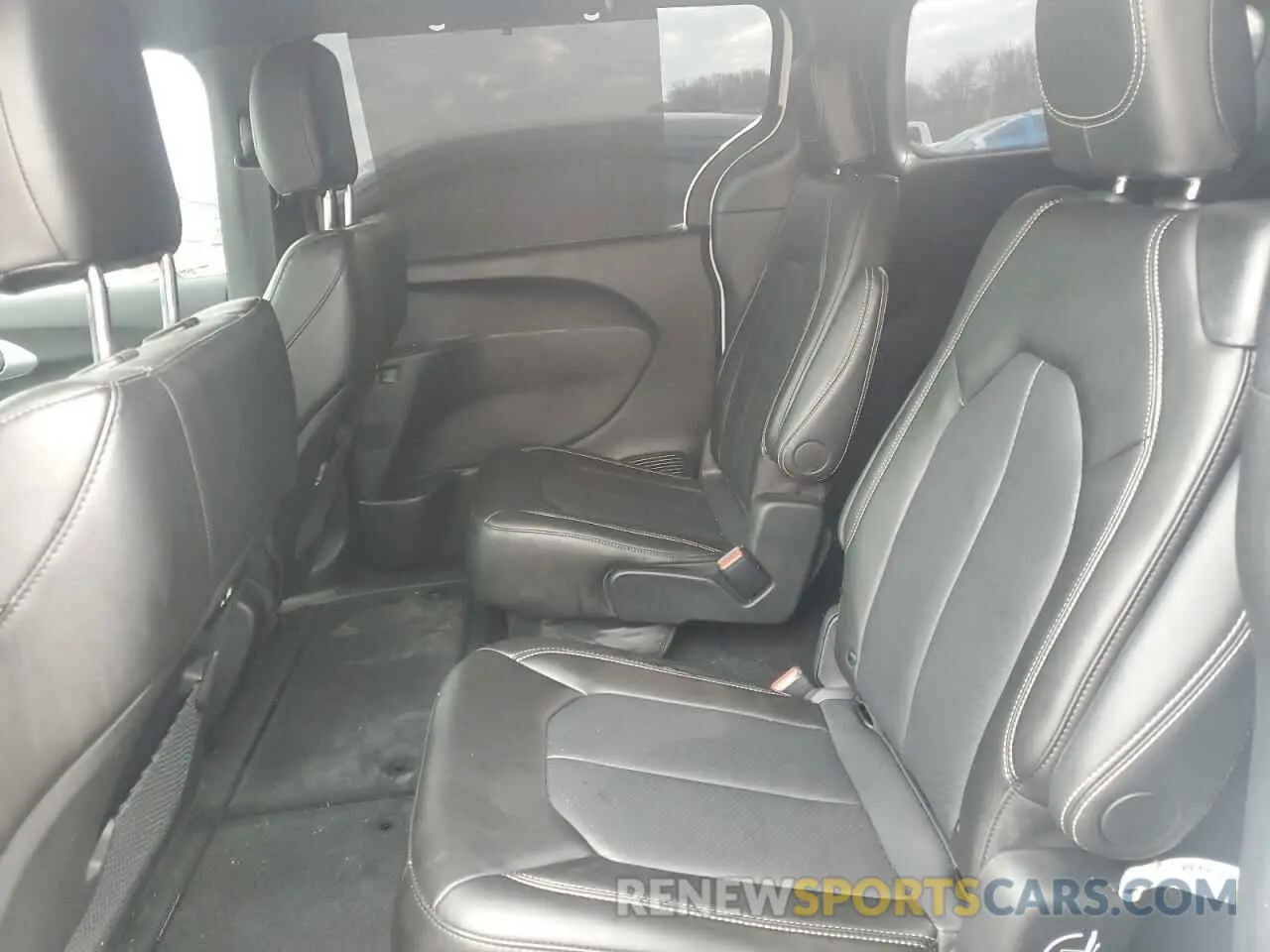 10 fotografías del automóvil dañado 2C4RC1BG6RR113792 CHRYSLER PACIFICA 2024
