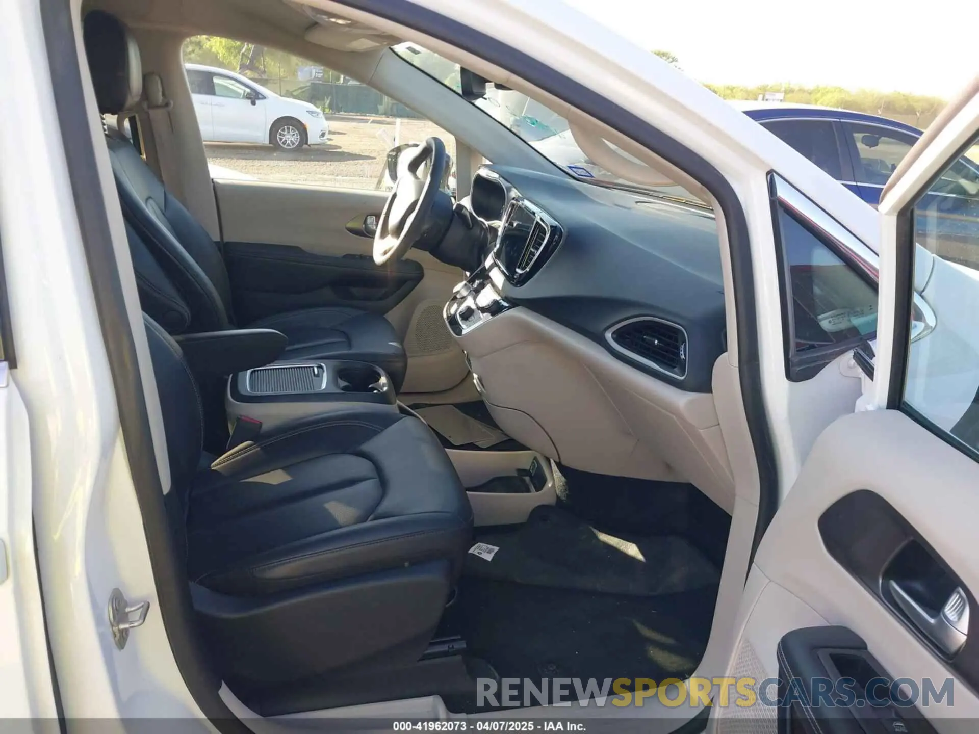 5 fotografías del automóvil dañado 2C4RC1BG7RR123103 CHRYSLER PACIFICA 2024