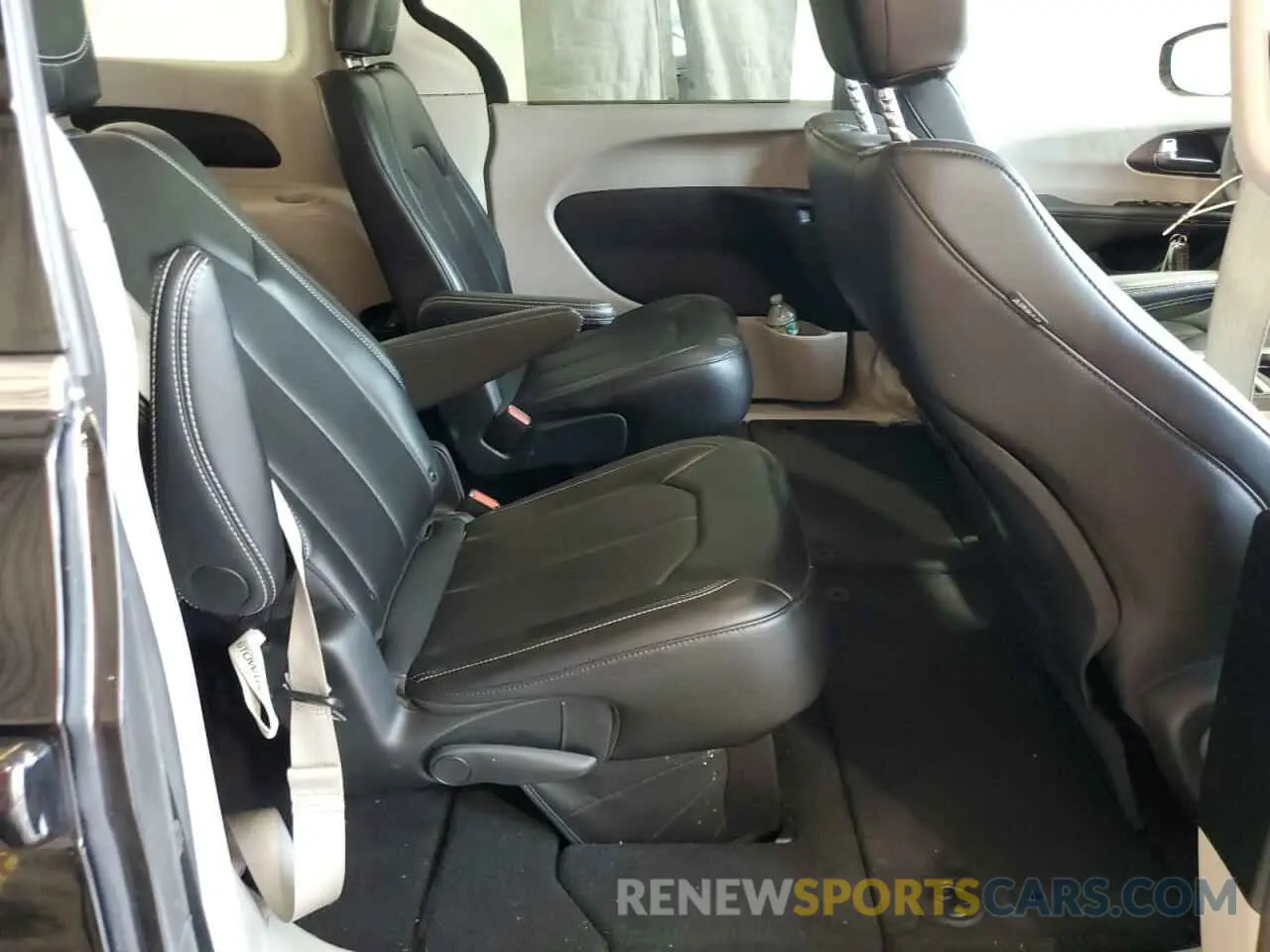 11 fotografías del automóvil dañado 2C4RC1BG7RR163388 CHRYSLER PACIFICA 2024