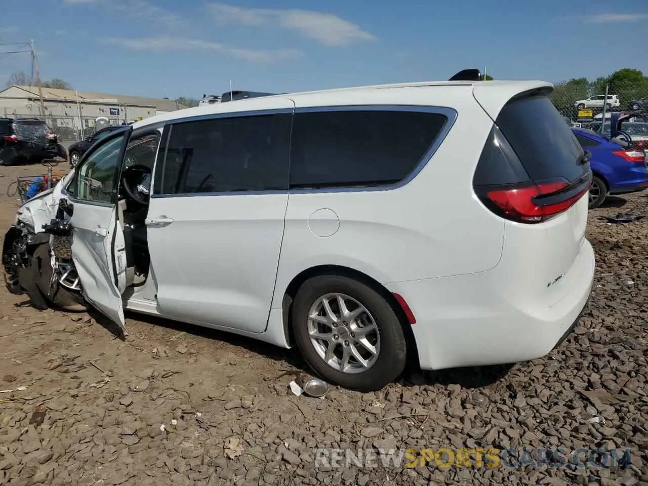 2 fotografías del automóvil dañado 2C4RC1BG8RR120226 CHRYSLER PACIFICA 2024