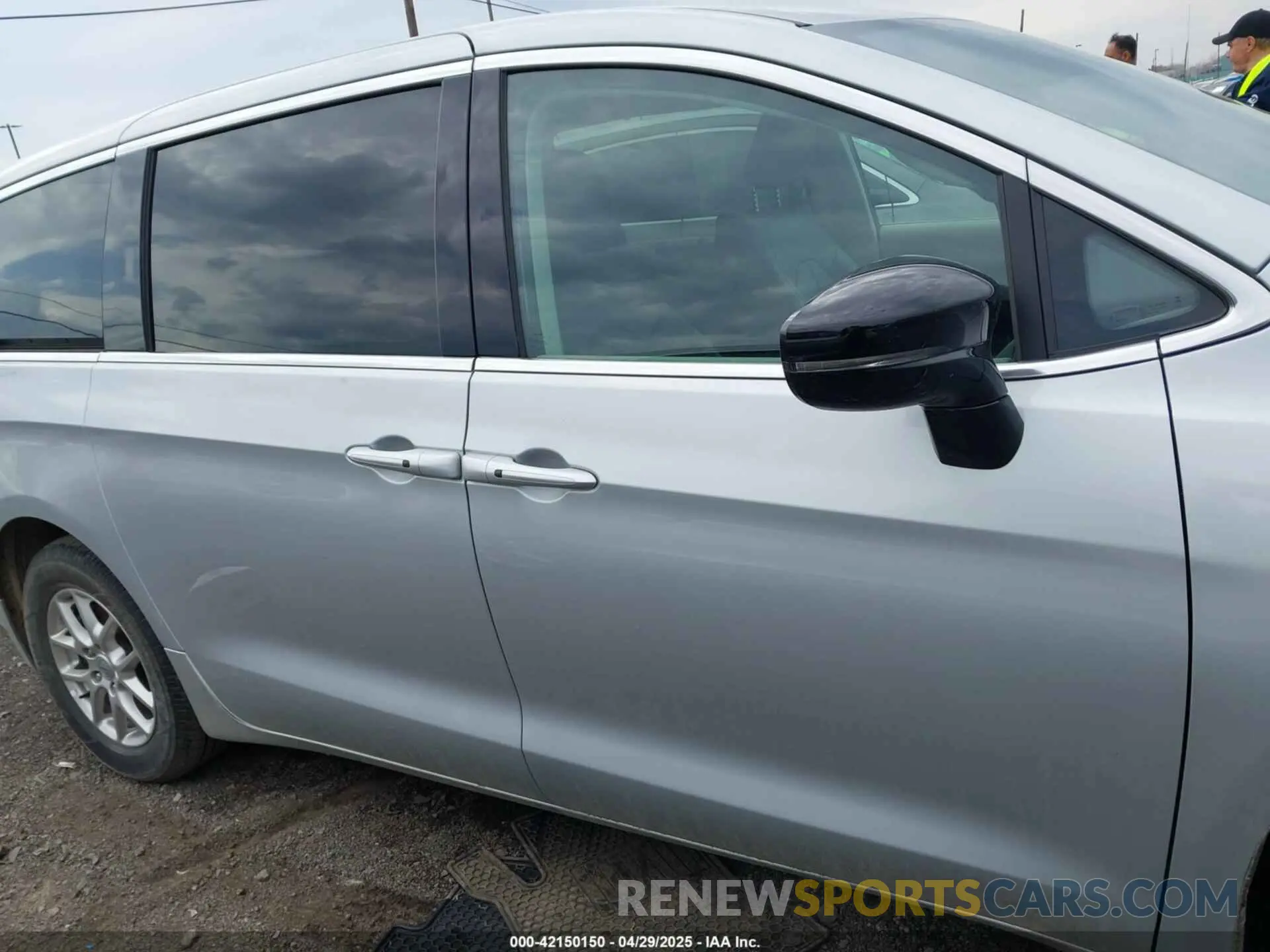 13 fotografías del automóvil dañado 2C4RC1BG8RR186632 CHRYSLER PACIFICA 2024