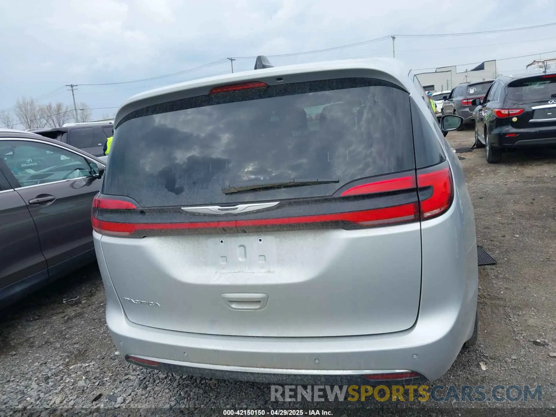 16 fotografías del automóvil dañado 2C4RC1BG8RR186632 CHRYSLER PACIFICA 2024