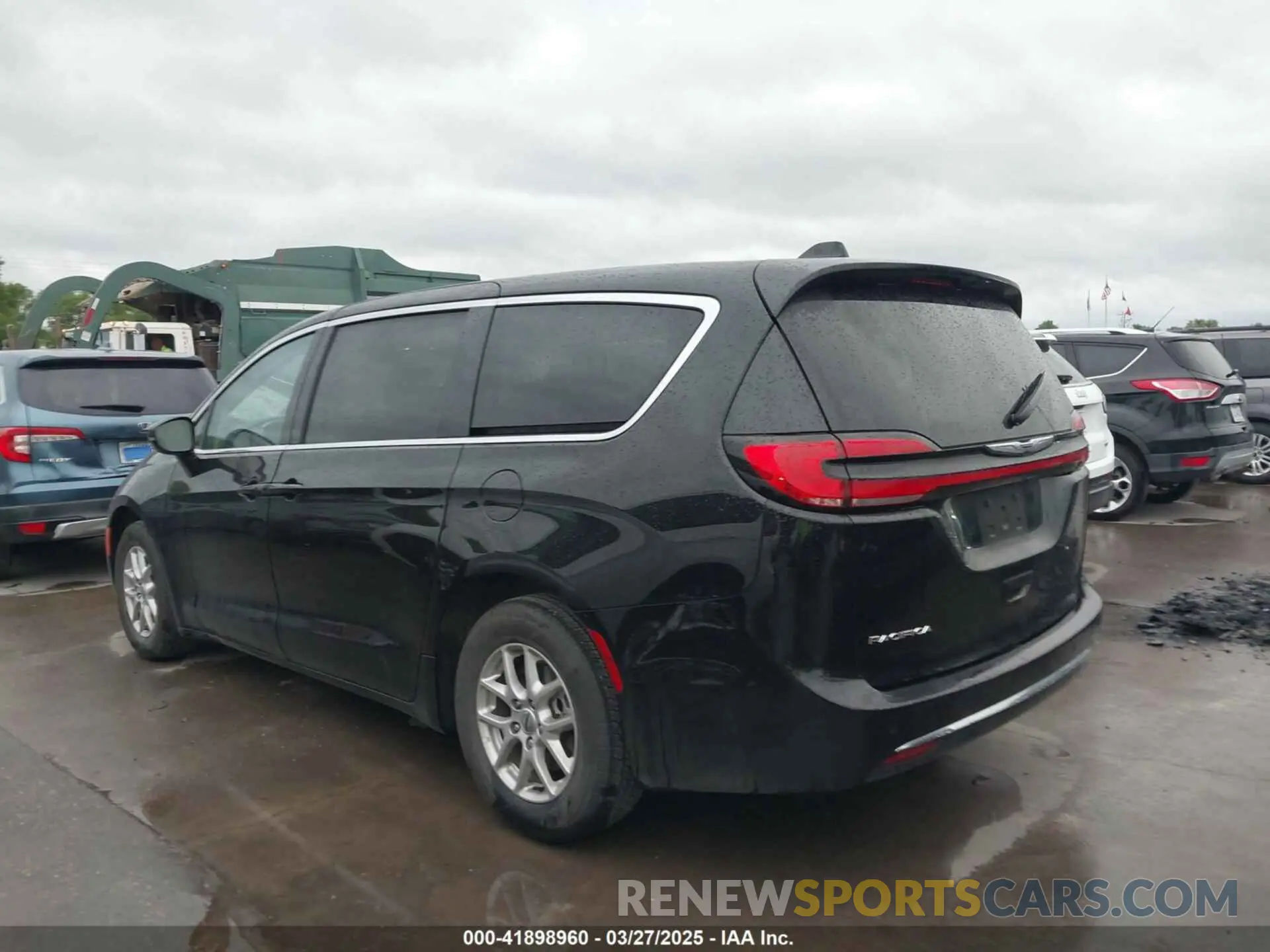 14 fotografías del automóvil dañado 2C4RC1BG9RR143479 CHRYSLER PACIFICA 2024