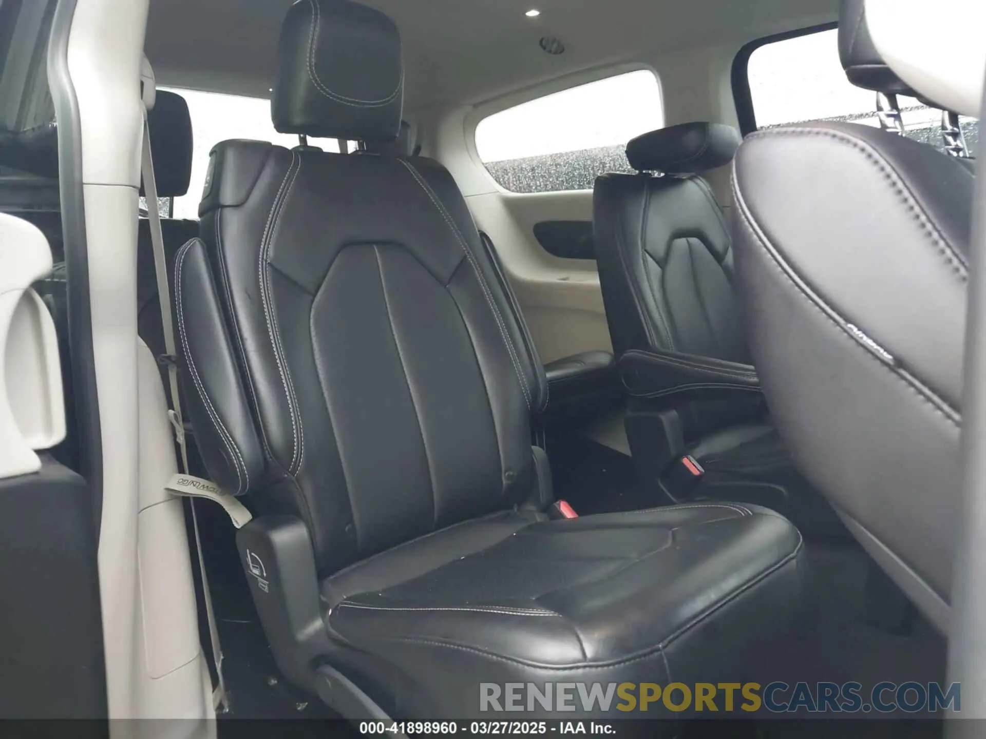 8 fotografías del automóvil dañado 2C4RC1BG9RR143479 CHRYSLER PACIFICA 2024
