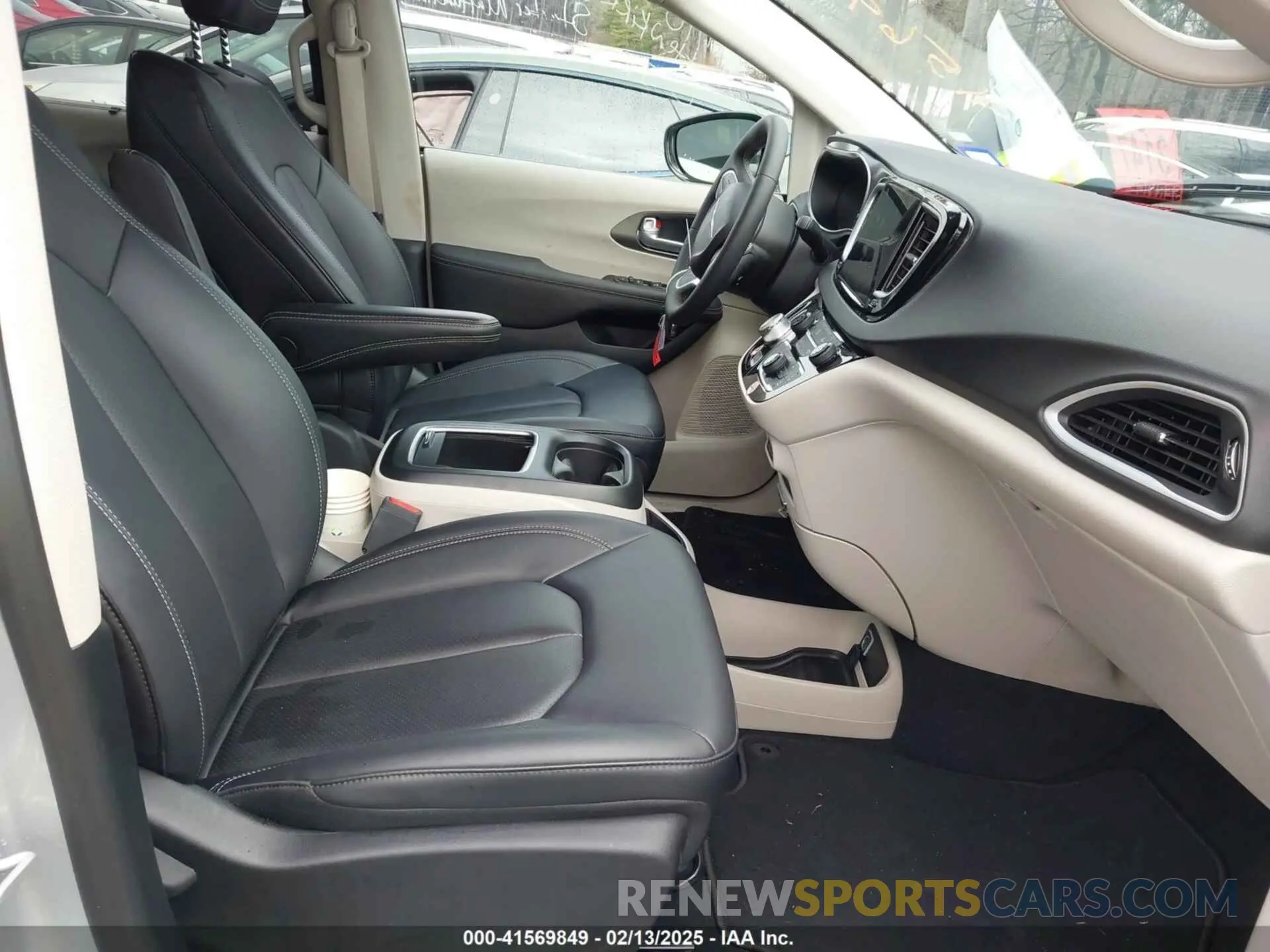 5 fotografías del automóvil dañado 2C4RC1BG9RR149587 CHRYSLER PACIFICA 2024