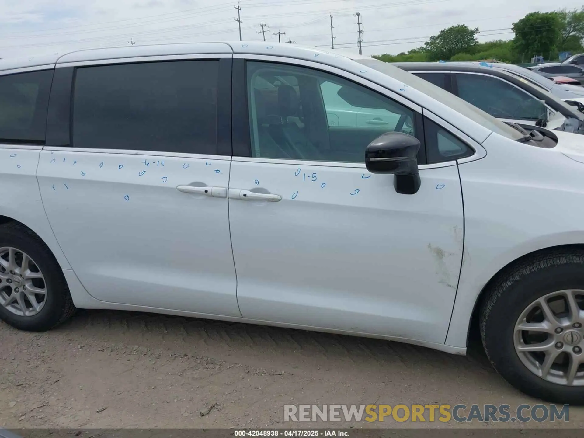13 fotografías del automóvil dañado 2C4RC1BG9RR167328 CHRYSLER PACIFICA 2024