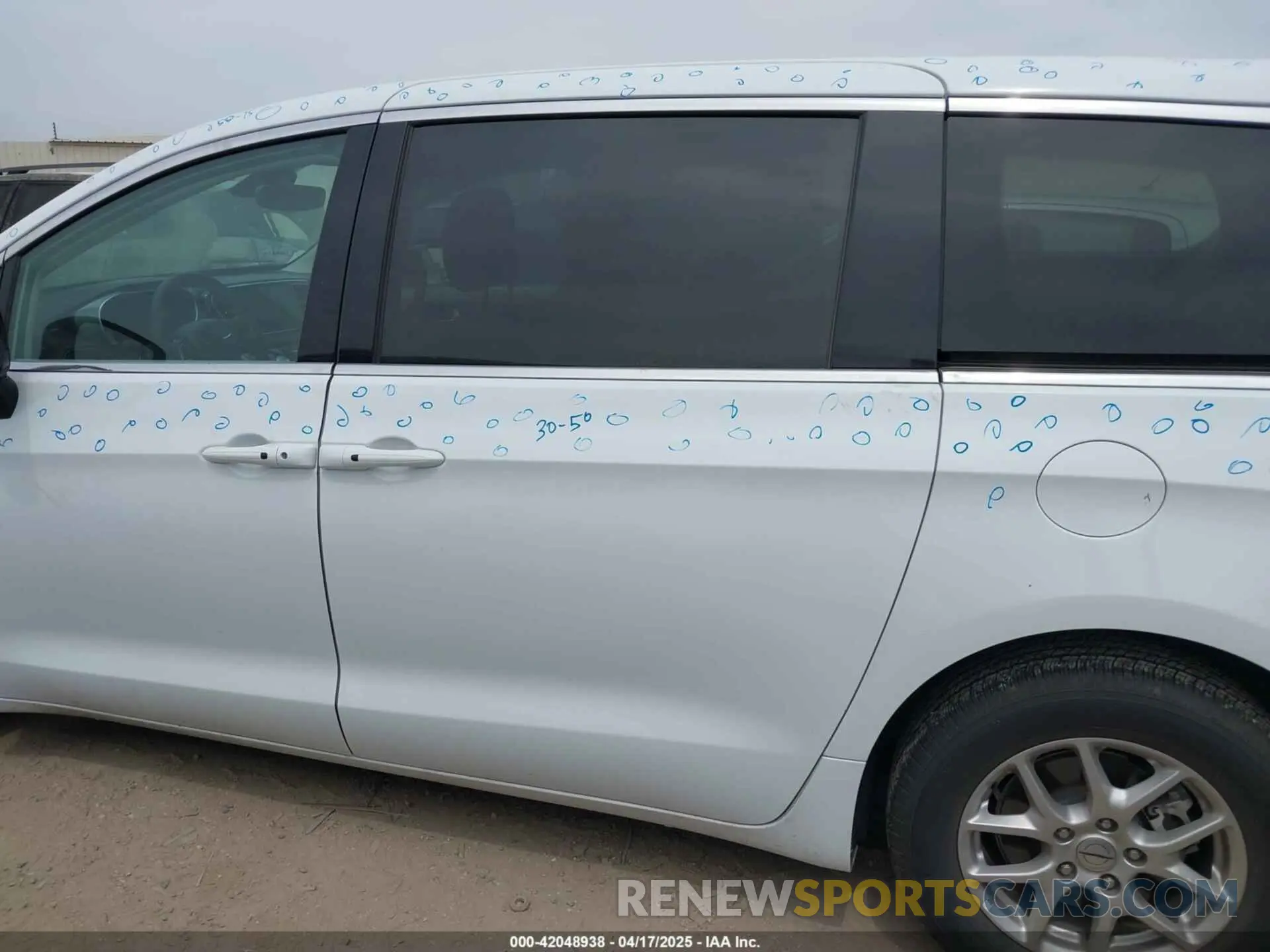 14 fotografías del automóvil dañado 2C4RC1BG9RR167328 CHRYSLER PACIFICA 2024