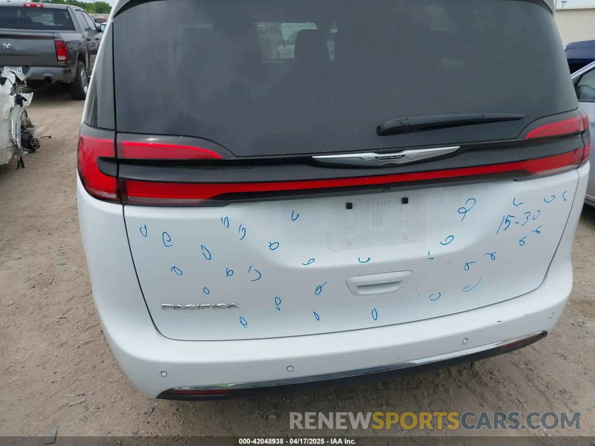16 fotografías del automóvil dañado 2C4RC1BG9RR167328 CHRYSLER PACIFICA 2024