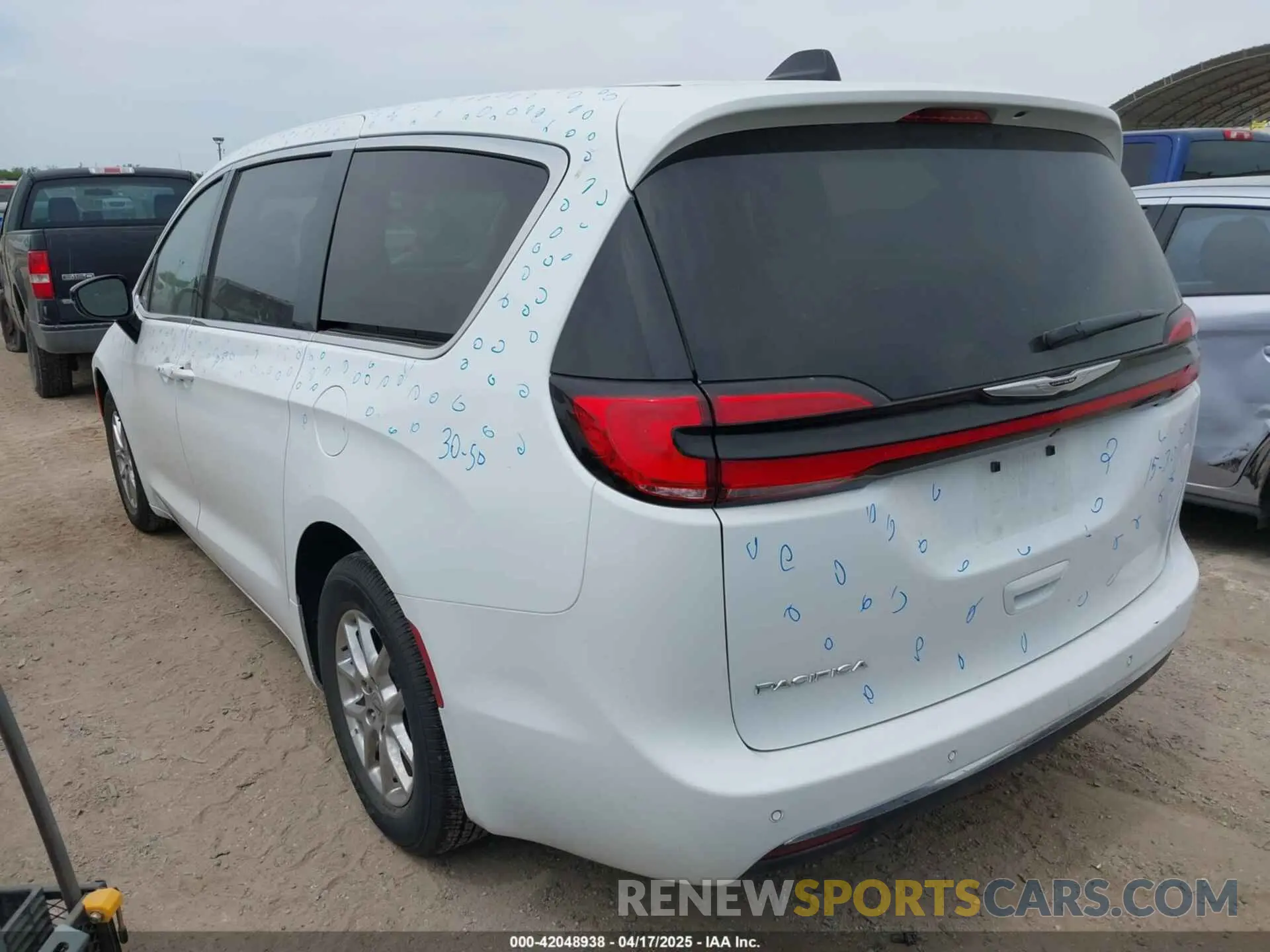 3 fotografías del automóvil dañado 2C4RC1BG9RR167328 CHRYSLER PACIFICA 2024