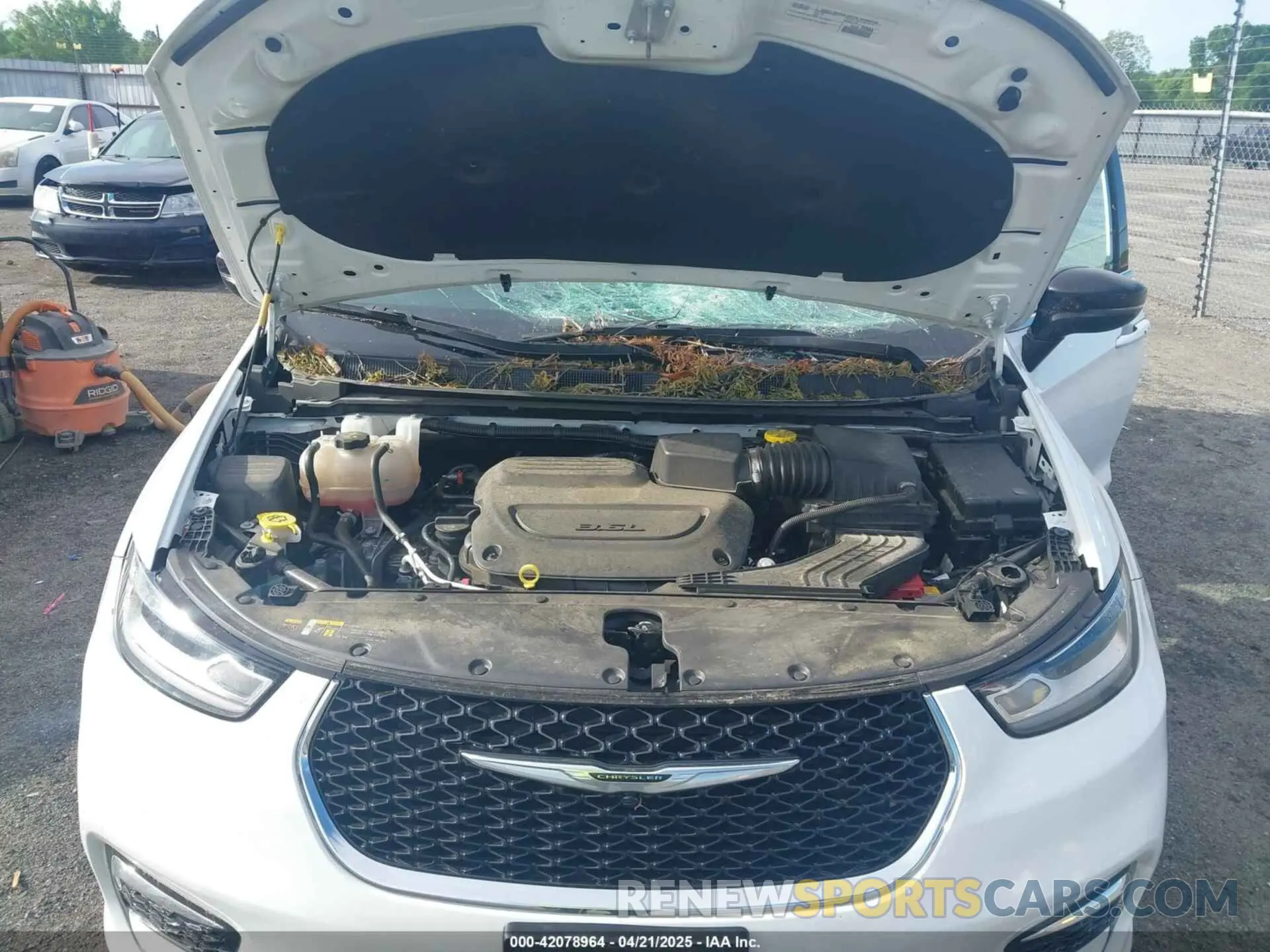 10 fotografías del automóvil dañado 2C4RC1BGXRR124925 CHRYSLER PACIFICA 2024