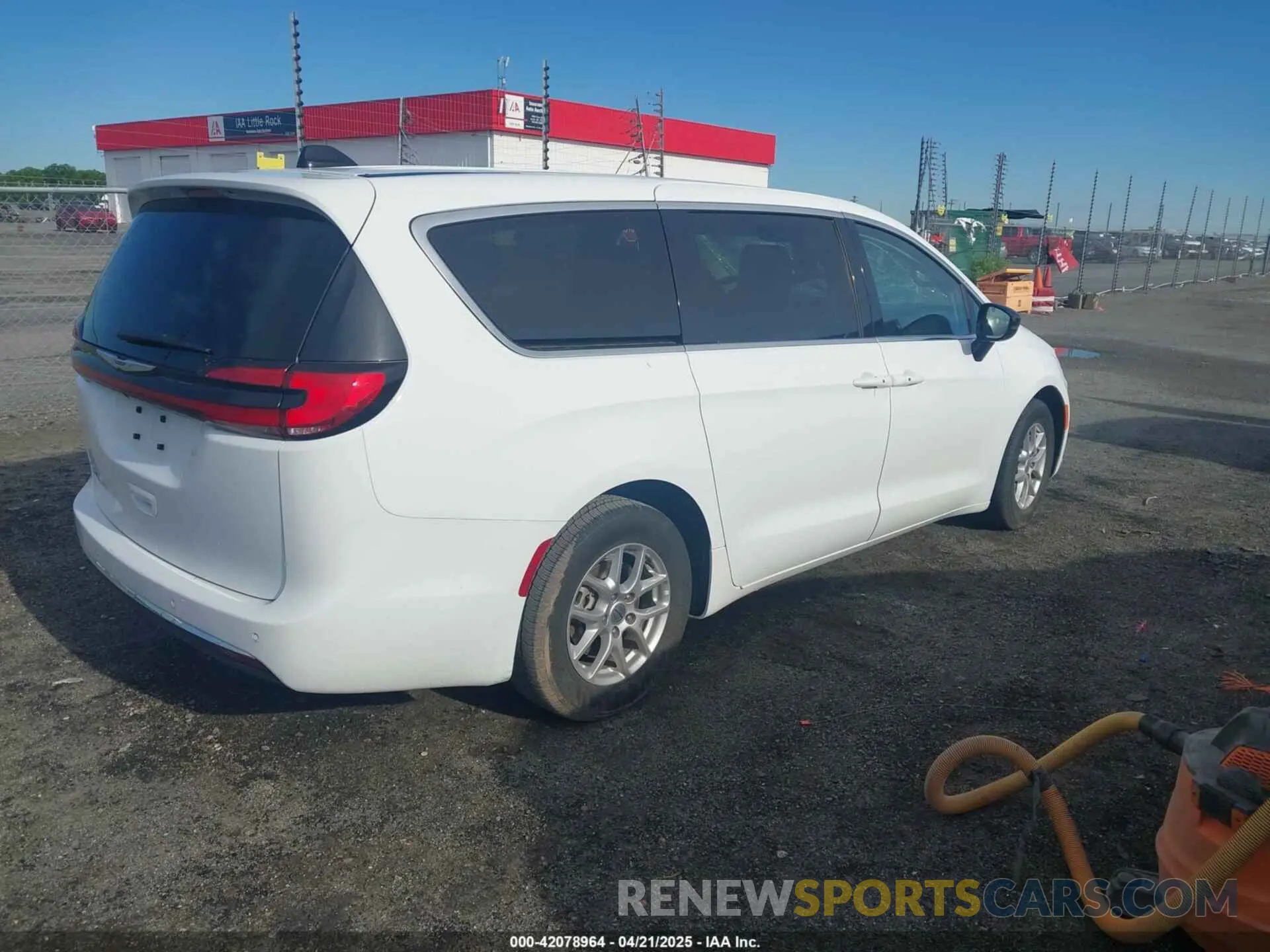 4 fotografías del automóvil dañado 2C4RC1BGXRR124925 CHRYSLER PACIFICA 2024