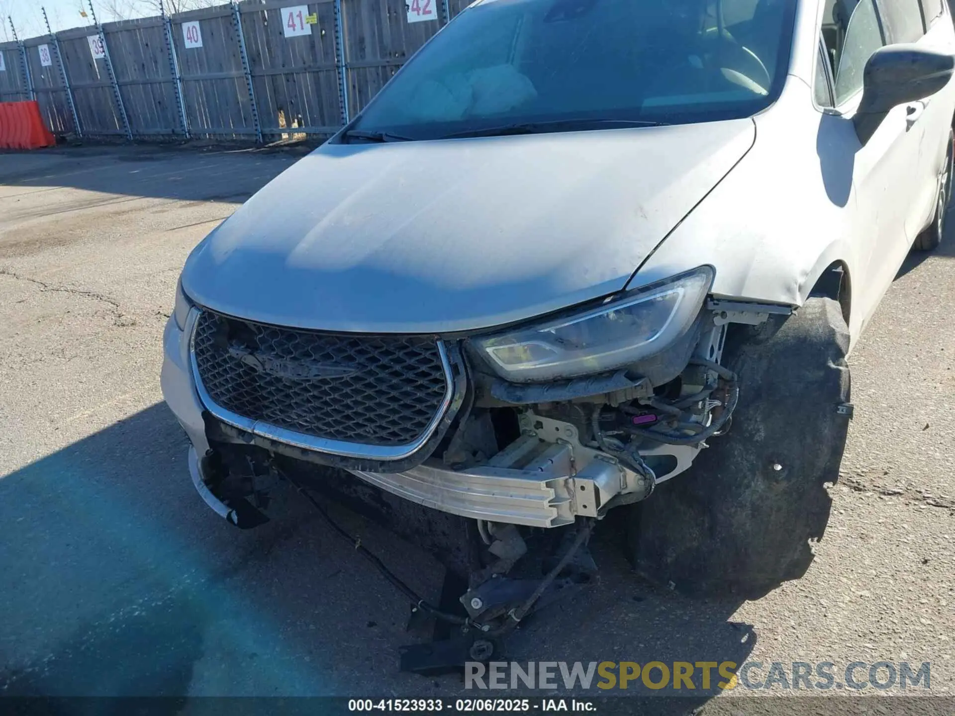 12 fotografías del automóvil dañado 2C4RC1BGXRR125511 CHRYSLER PACIFICA 2024