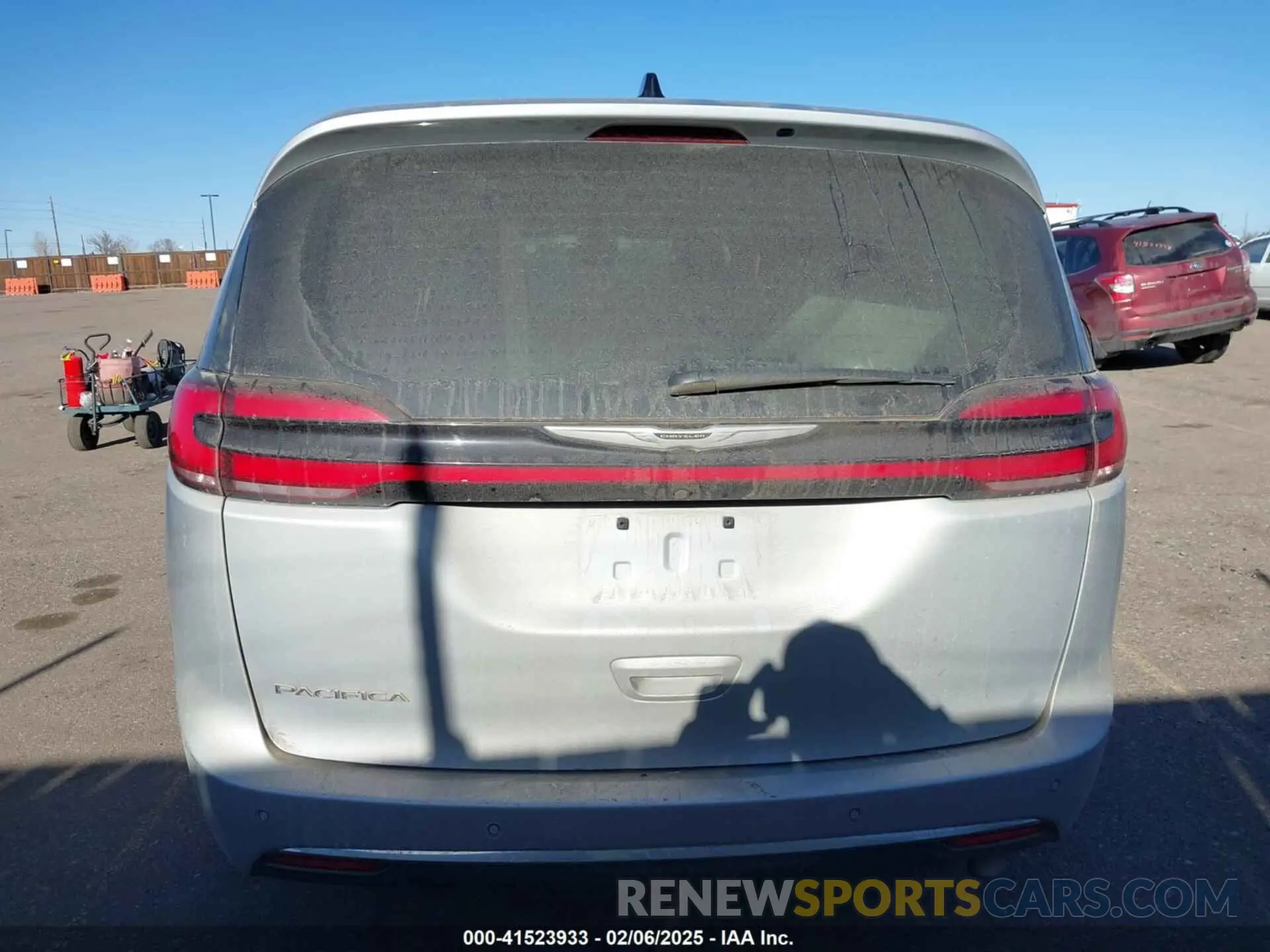 16 fotografías del automóvil dañado 2C4RC1BGXRR125511 CHRYSLER PACIFICA 2024
