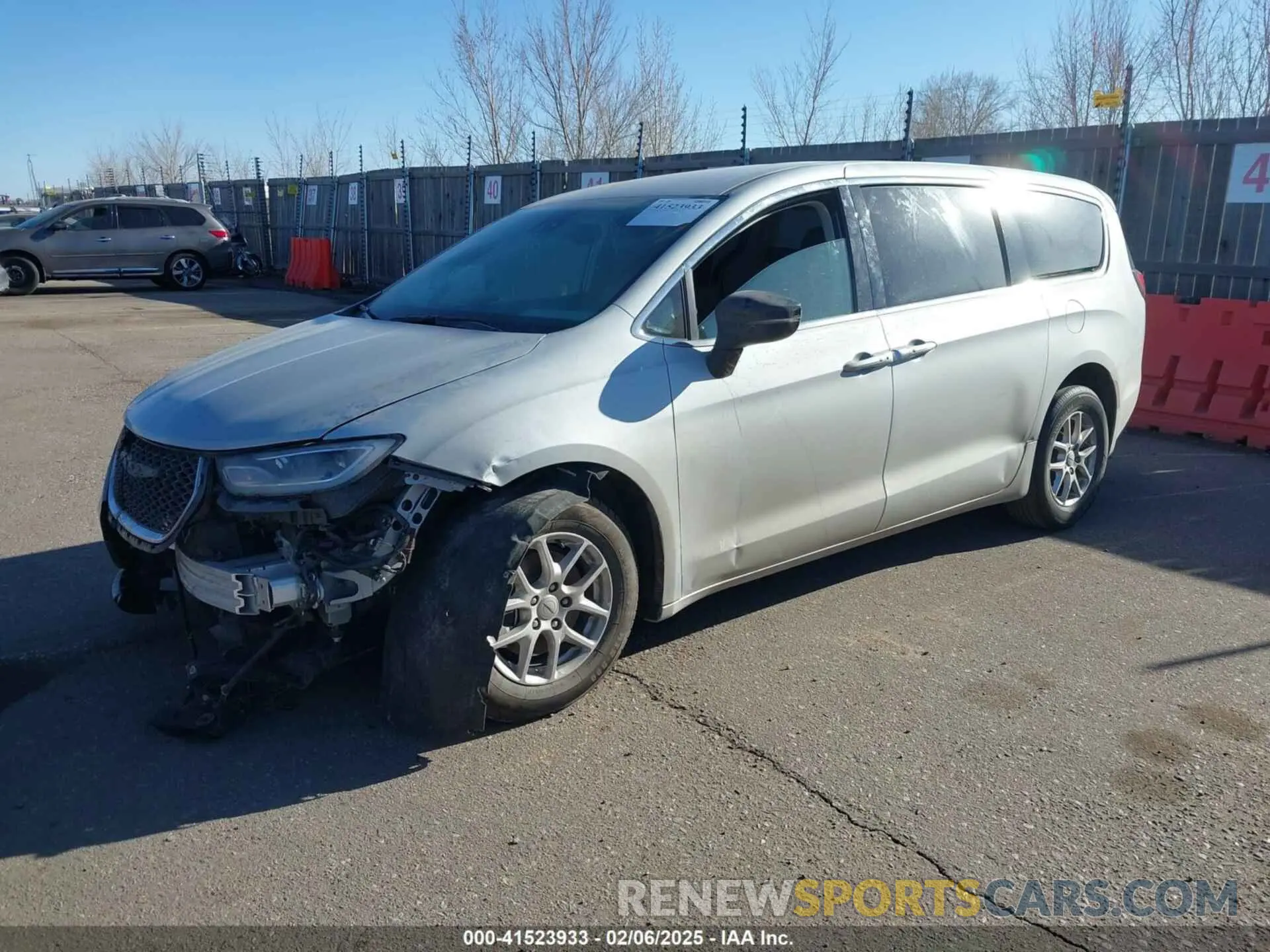 2 fotografías del automóvil dañado 2C4RC1BGXRR125511 CHRYSLER PACIFICA 2024