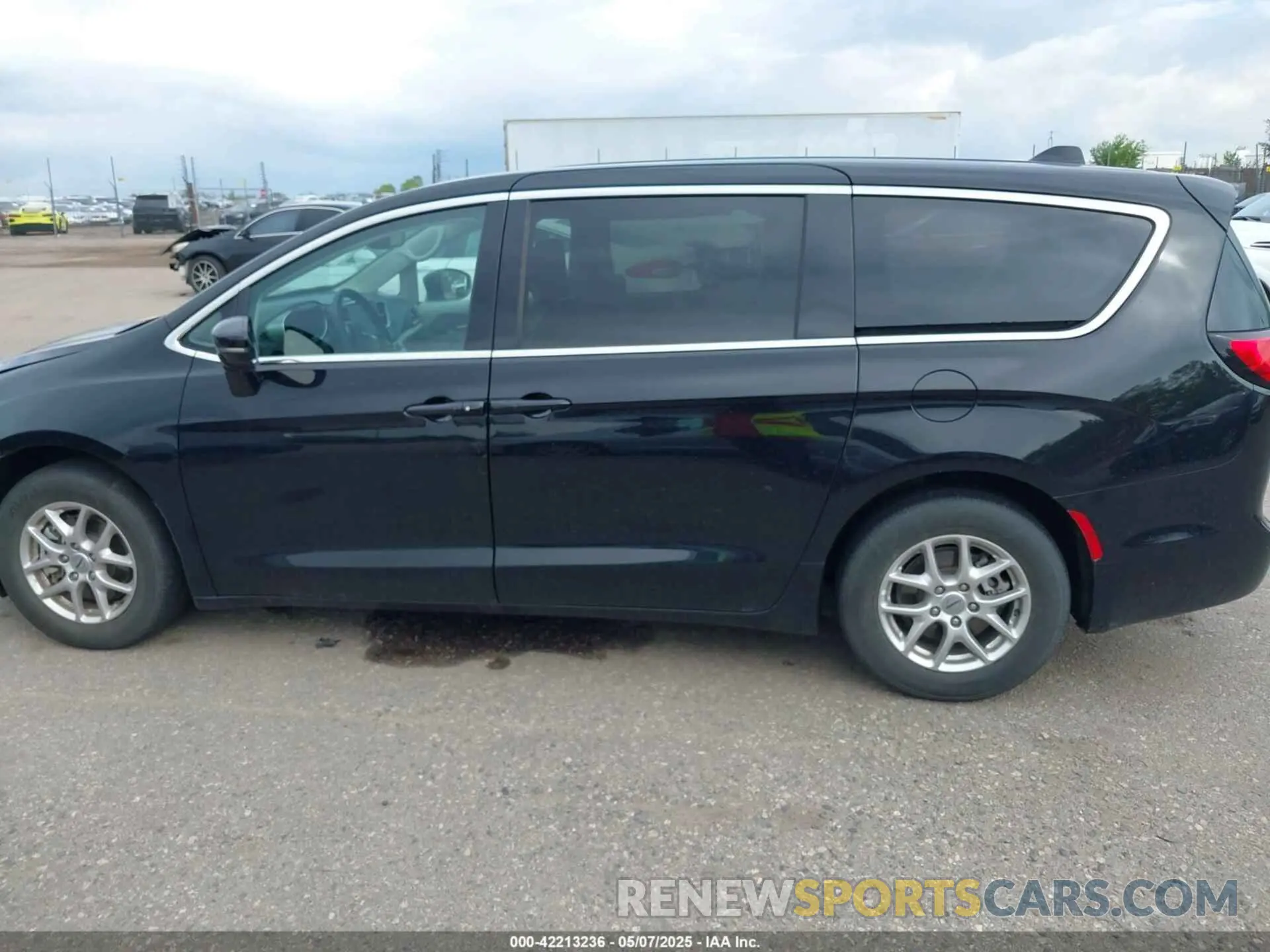 14 fotografías del automóvil dañado 2C4RC1BGXRR135925 CHRYSLER PACIFICA 2024