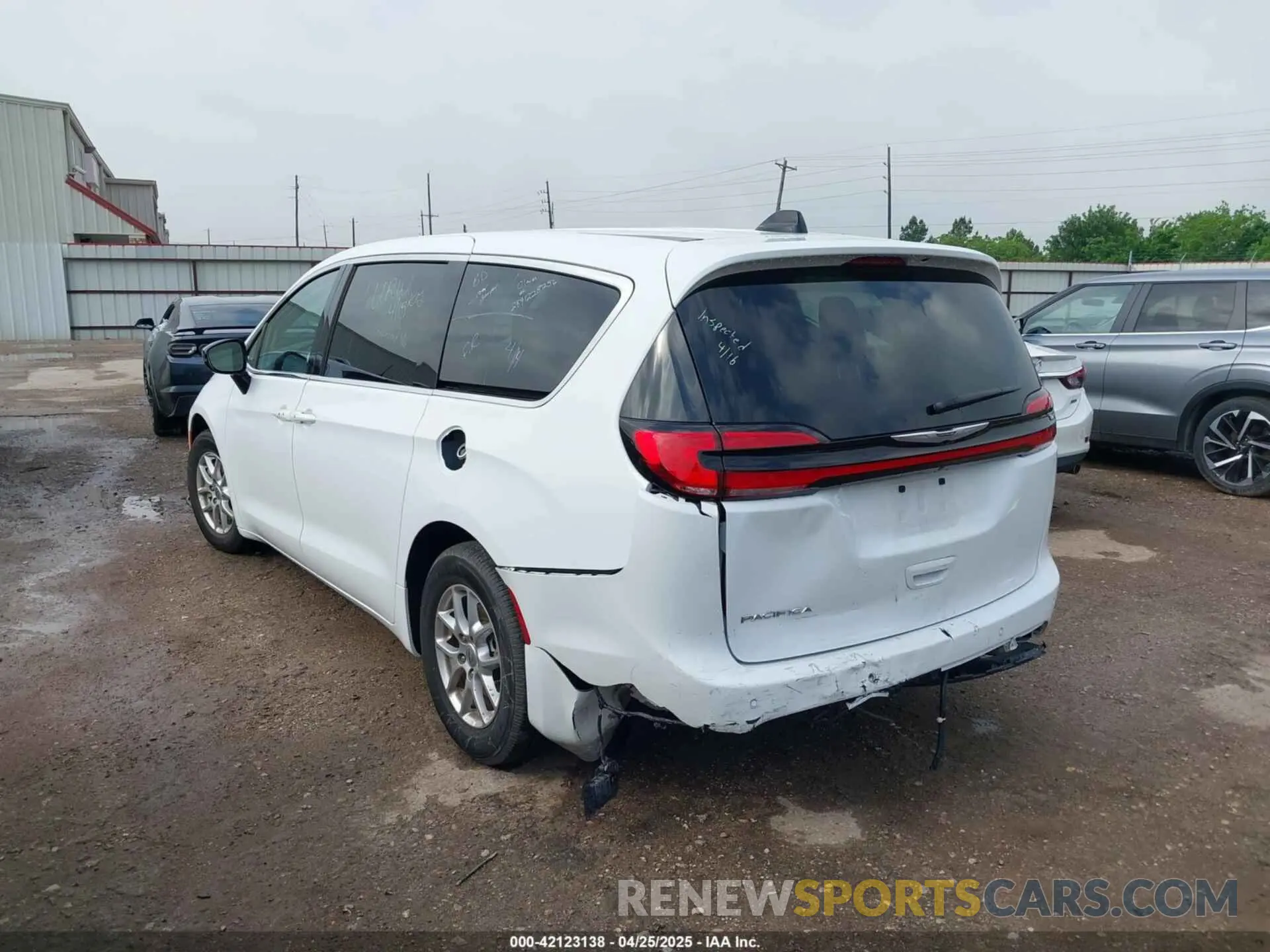 3 fotografías del automóvil dañado 2C4RC1BGXRR145399 CHRYSLER PACIFICA 2024