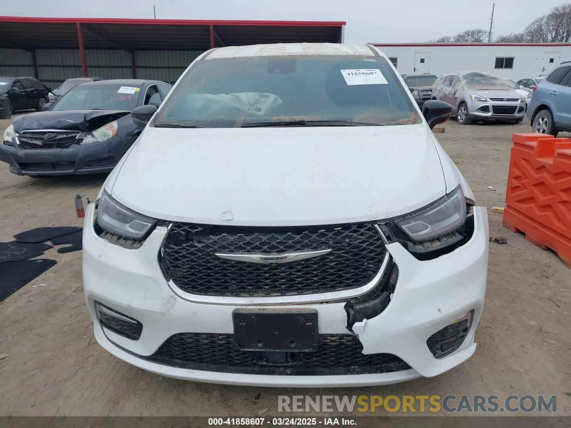 12 fotografías del automóvil dañado 2C4RC1FG3RR113467 CHRYSLER PACIFICA 2024