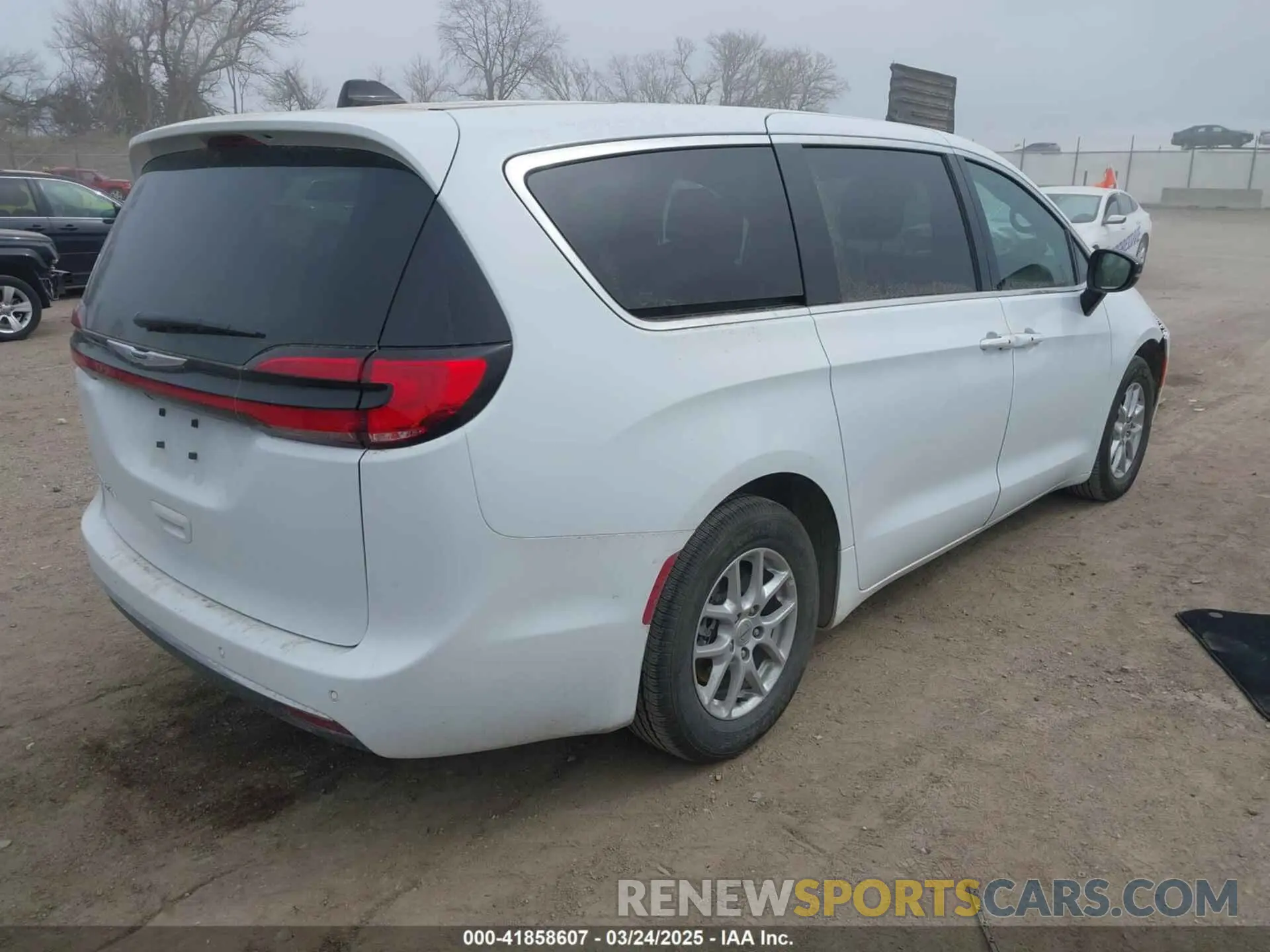 4 fotografías del automóvil dañado 2C4RC1FG3RR113467 CHRYSLER PACIFICA 2024