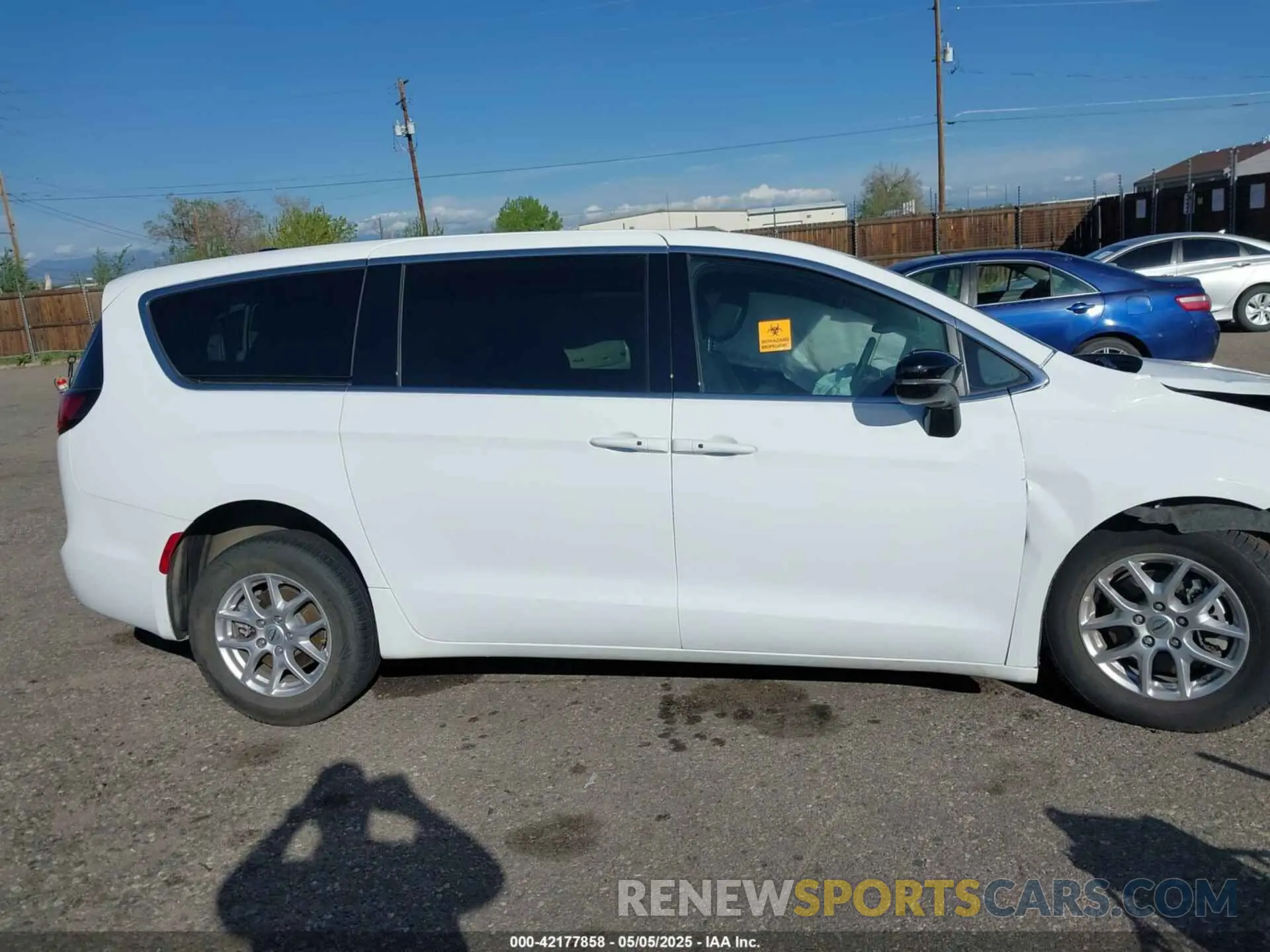 13 fotografías del automóvil dañado 2C4RC1FG3RR144993 CHRYSLER PACIFICA 2024