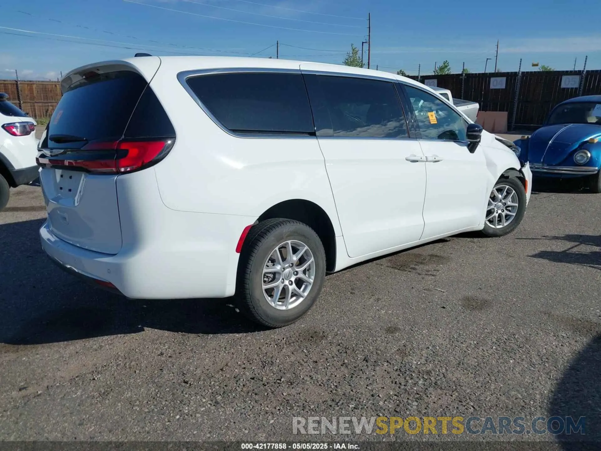 4 fotografías del automóvil dañado 2C4RC1FG3RR144993 CHRYSLER PACIFICA 2024