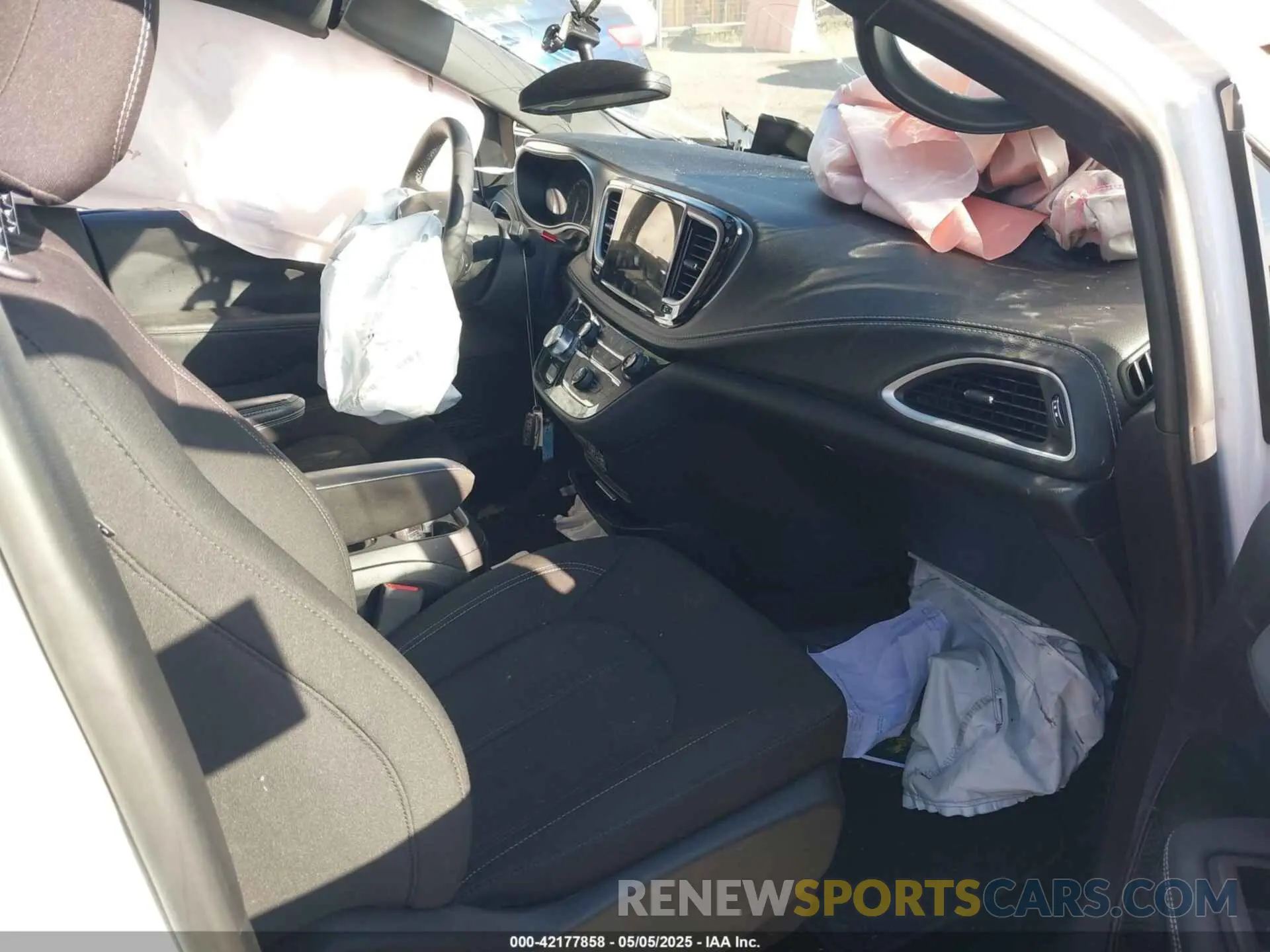 5 fotografías del automóvil dañado 2C4RC1FG3RR144993 CHRYSLER PACIFICA 2024