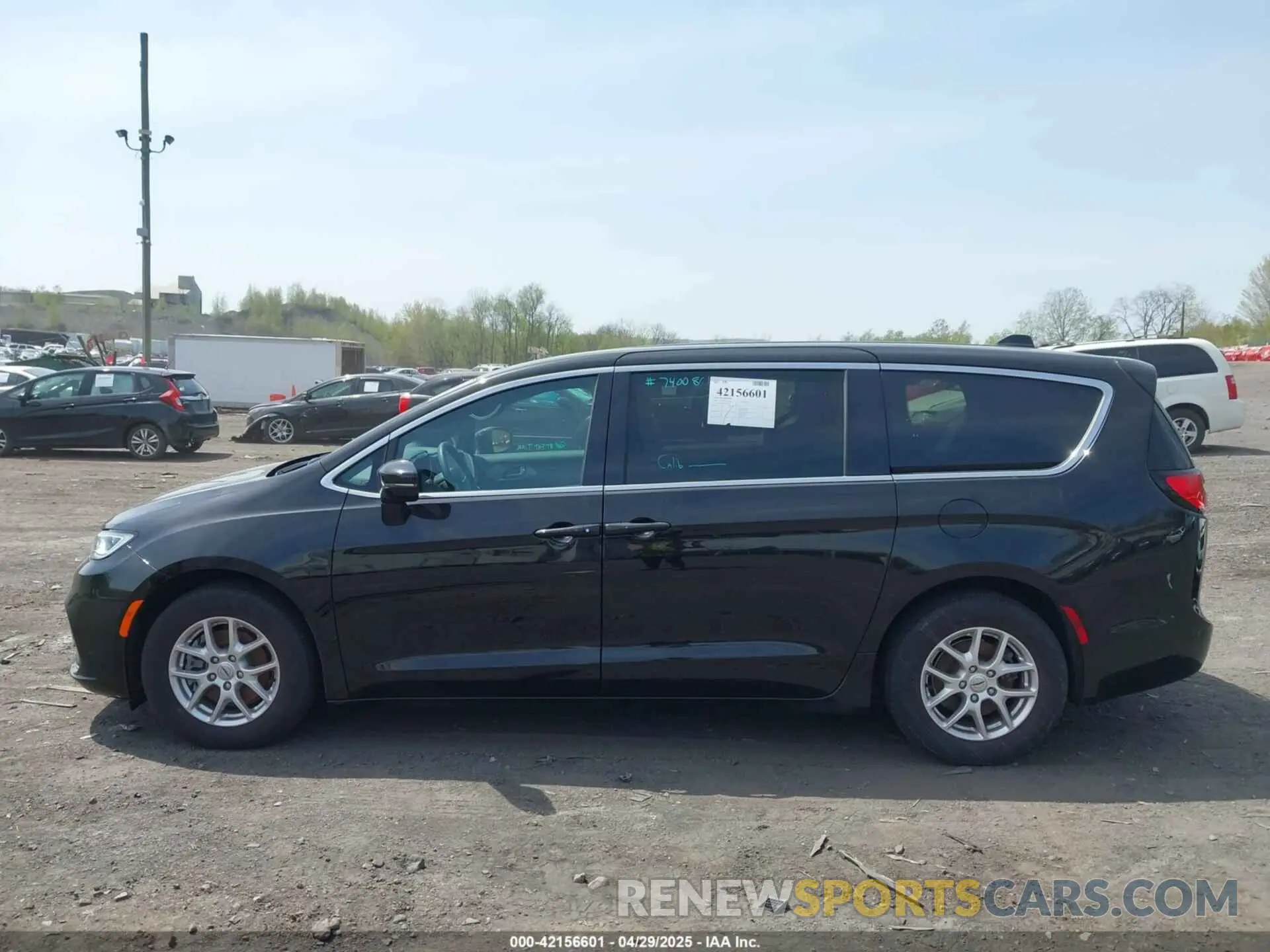 14 fotografías del automóvil dañado 2C4RC1FG3RR154388 CHRYSLER PACIFICA 2024