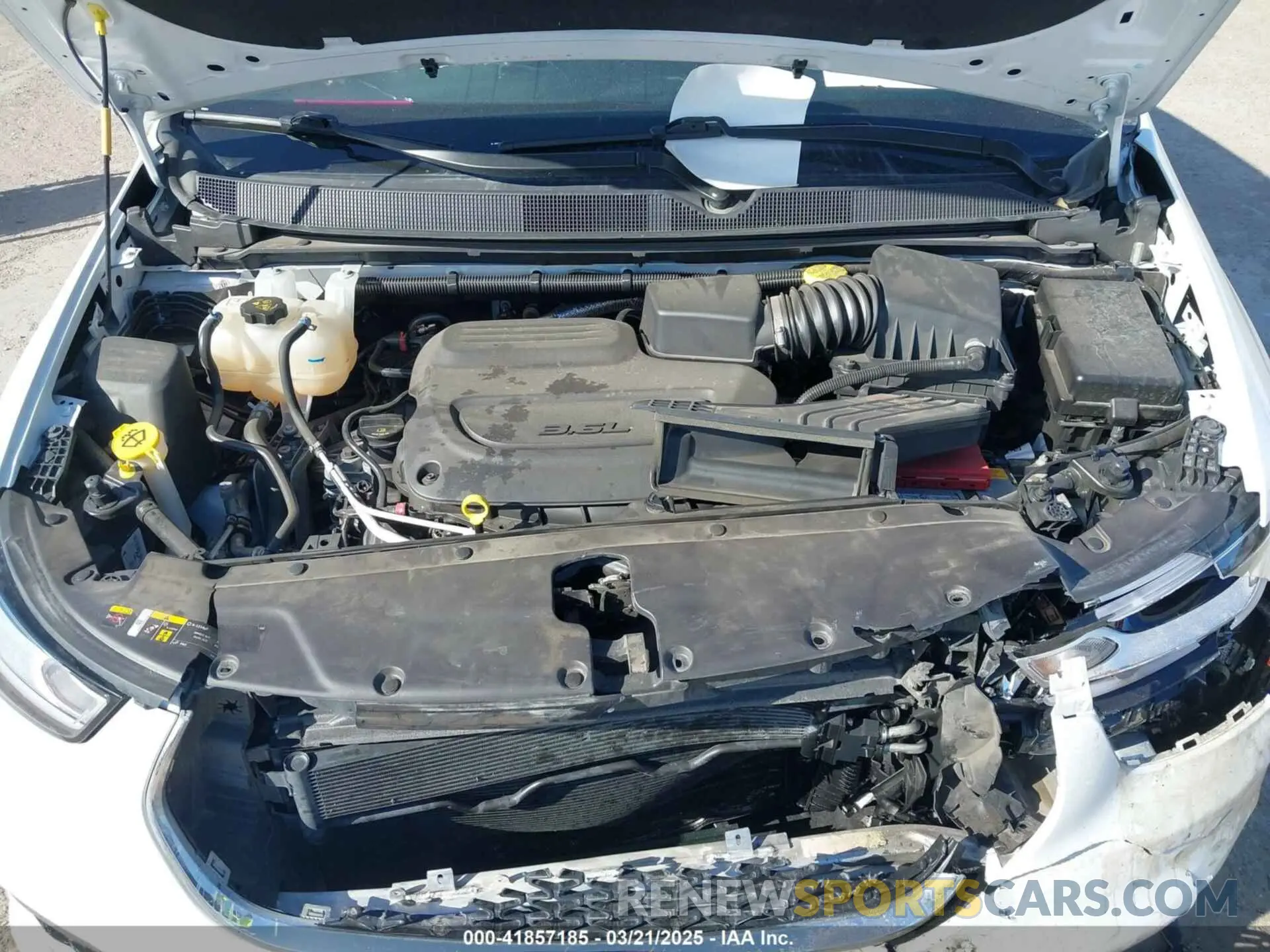 10 fotografías del automóvil dañado 2C4RC1FG4RR200472 CHRYSLER PACIFICA 2024