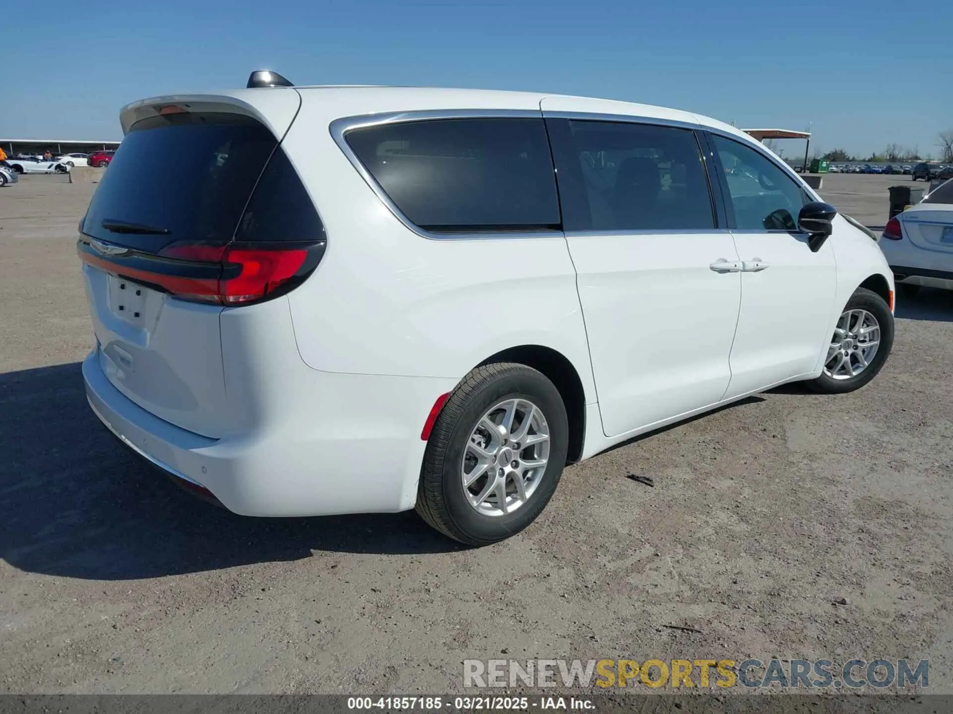 4 fotografías del automóvil dañado 2C4RC1FG4RR200472 CHRYSLER PACIFICA 2024
