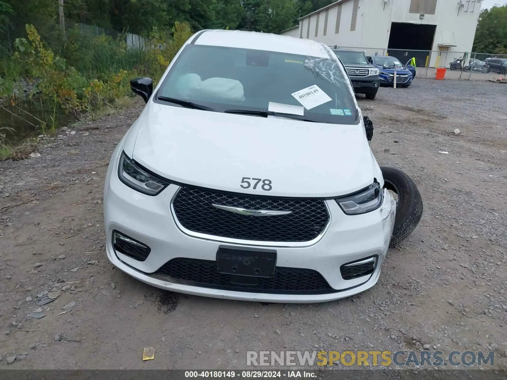 12 fotografías del automóvil dañado 2C4RC1FG5RR122638 CHRYSLER PACIFICA 2024