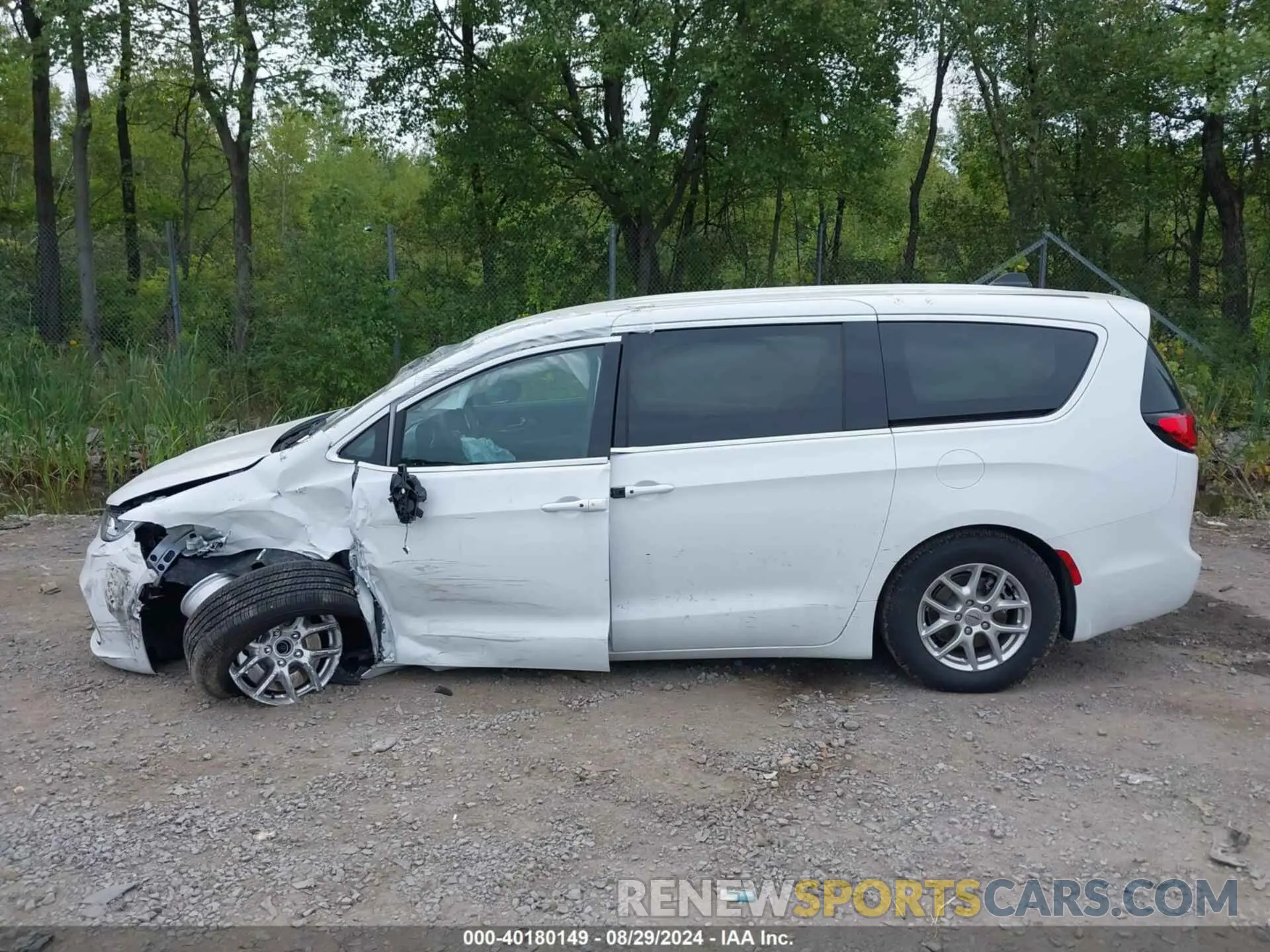 14 fotografías del automóvil dañado 2C4RC1FG5RR122638 CHRYSLER PACIFICA 2024