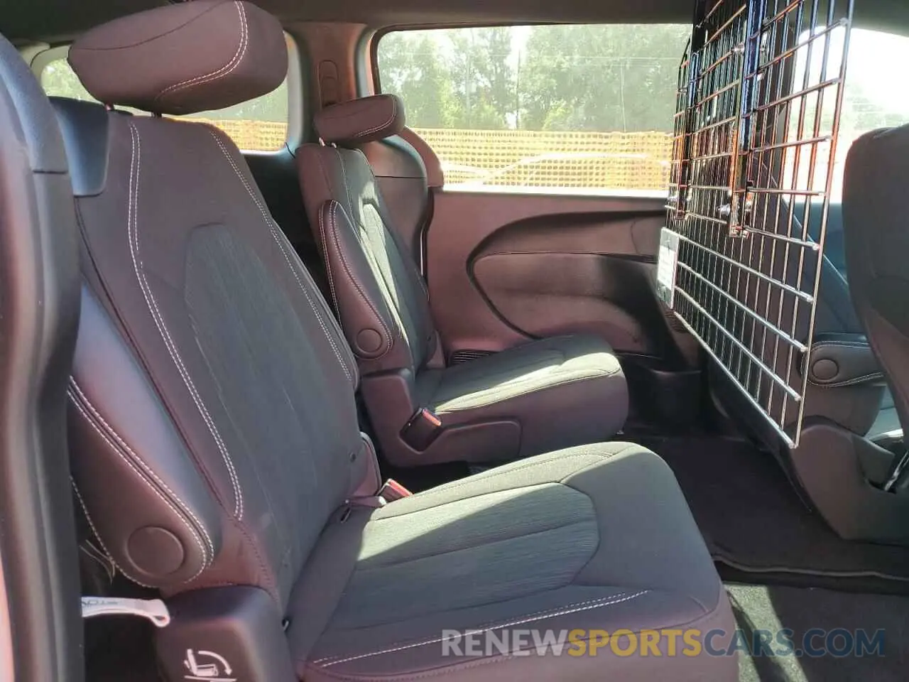 11 fotografías del automóvil dañado 2C4RC1FG8RR170117 CHRYSLER PACIFICA 2024