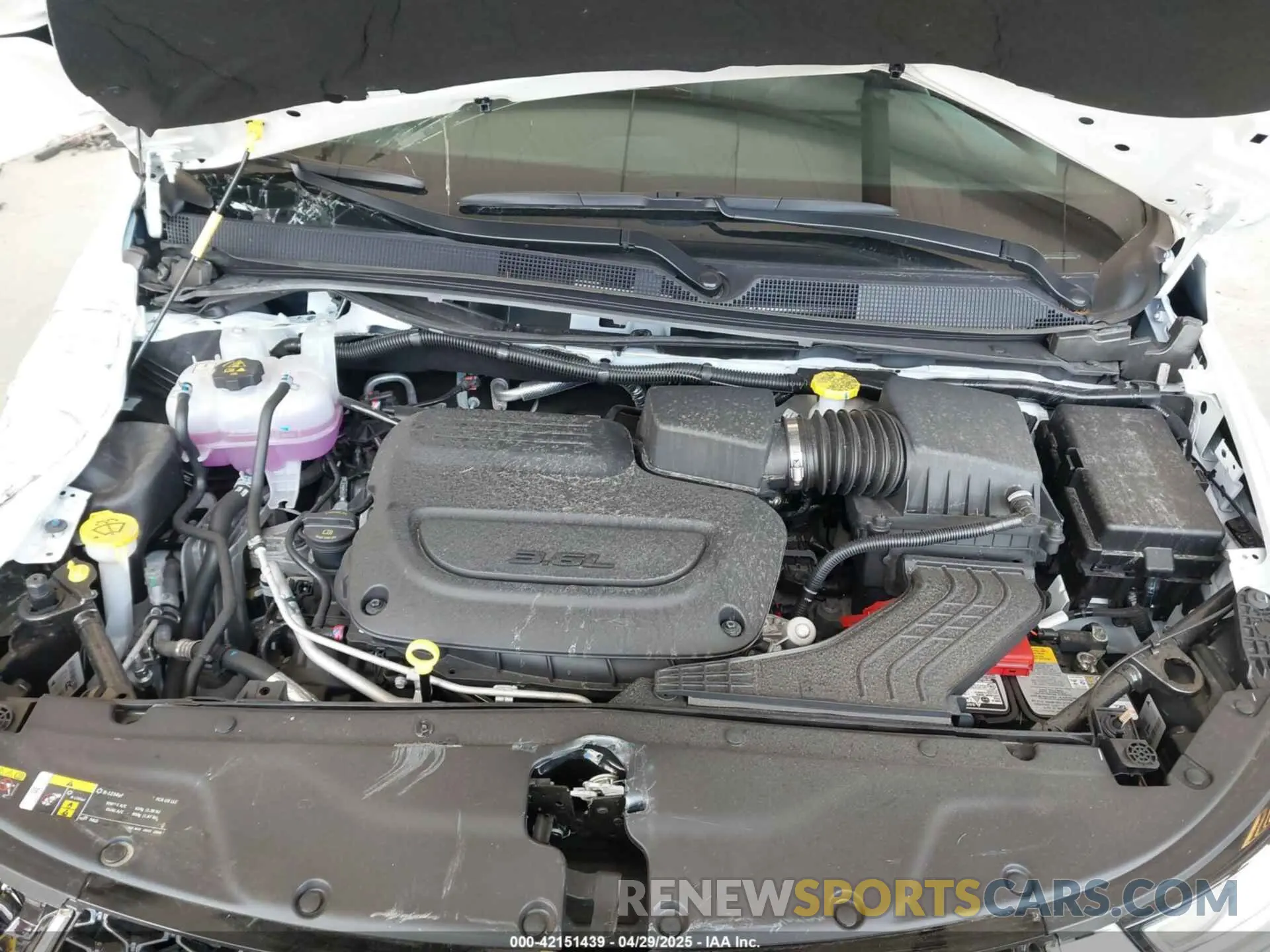 10 fotografías del automóvil dañado 2C4RC1FG8RR197639 CHRYSLER PACIFICA 2024