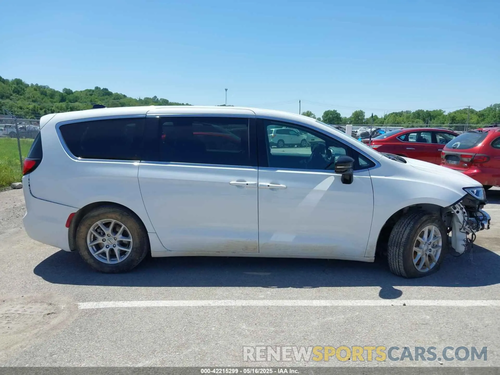 14 fotografías del automóvil dañado 2C4RC1FGXRR124465 CHRYSLER PACIFICA 2024