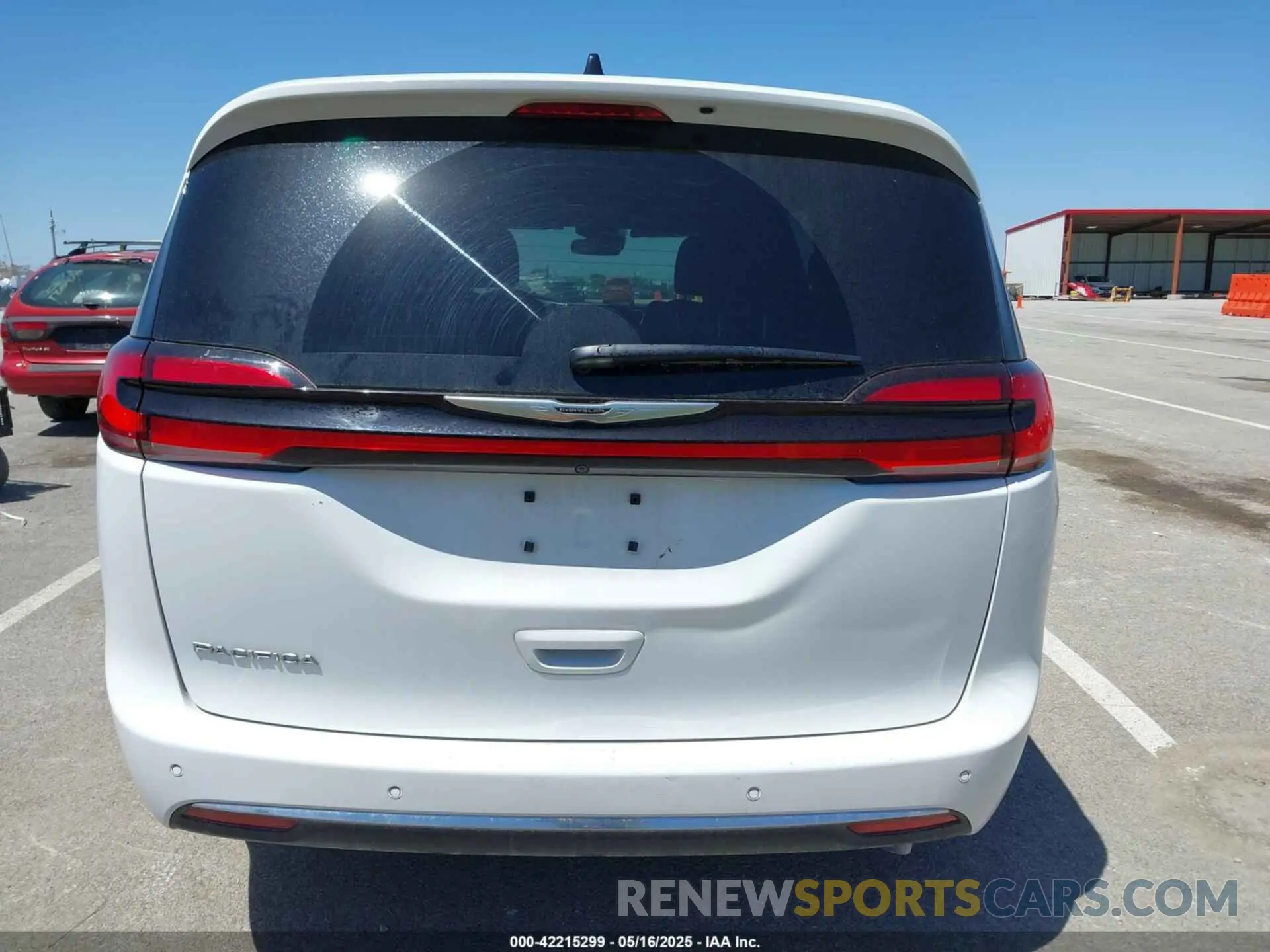 17 fotografías del automóvil dañado 2C4RC1FGXRR124465 CHRYSLER PACIFICA 2024