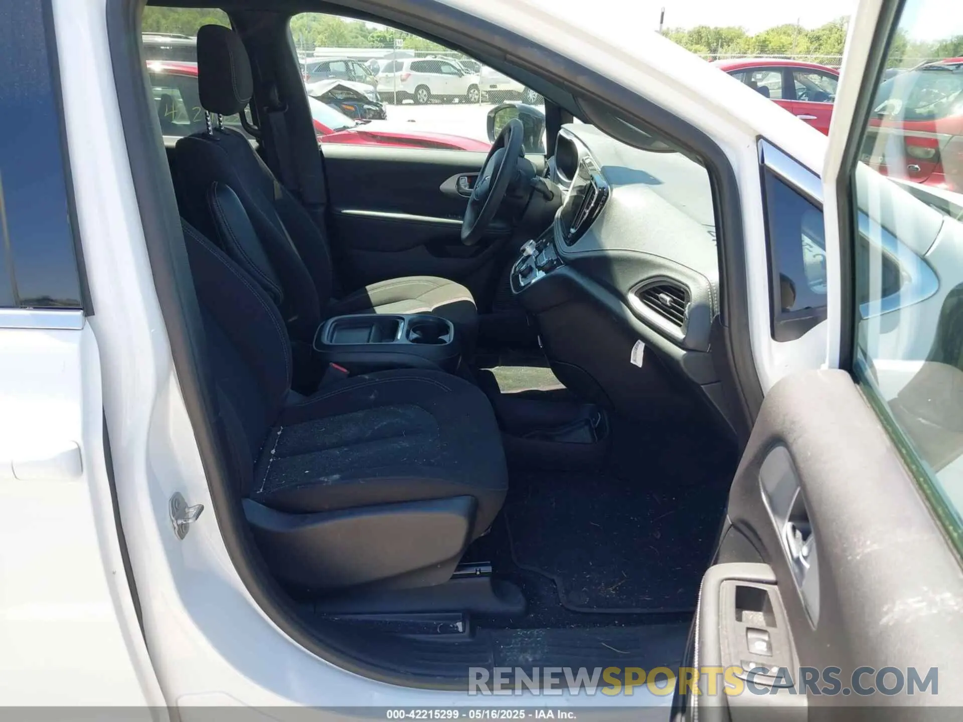 5 fotografías del automóvil dañado 2C4RC1FGXRR124465 CHRYSLER PACIFICA 2024