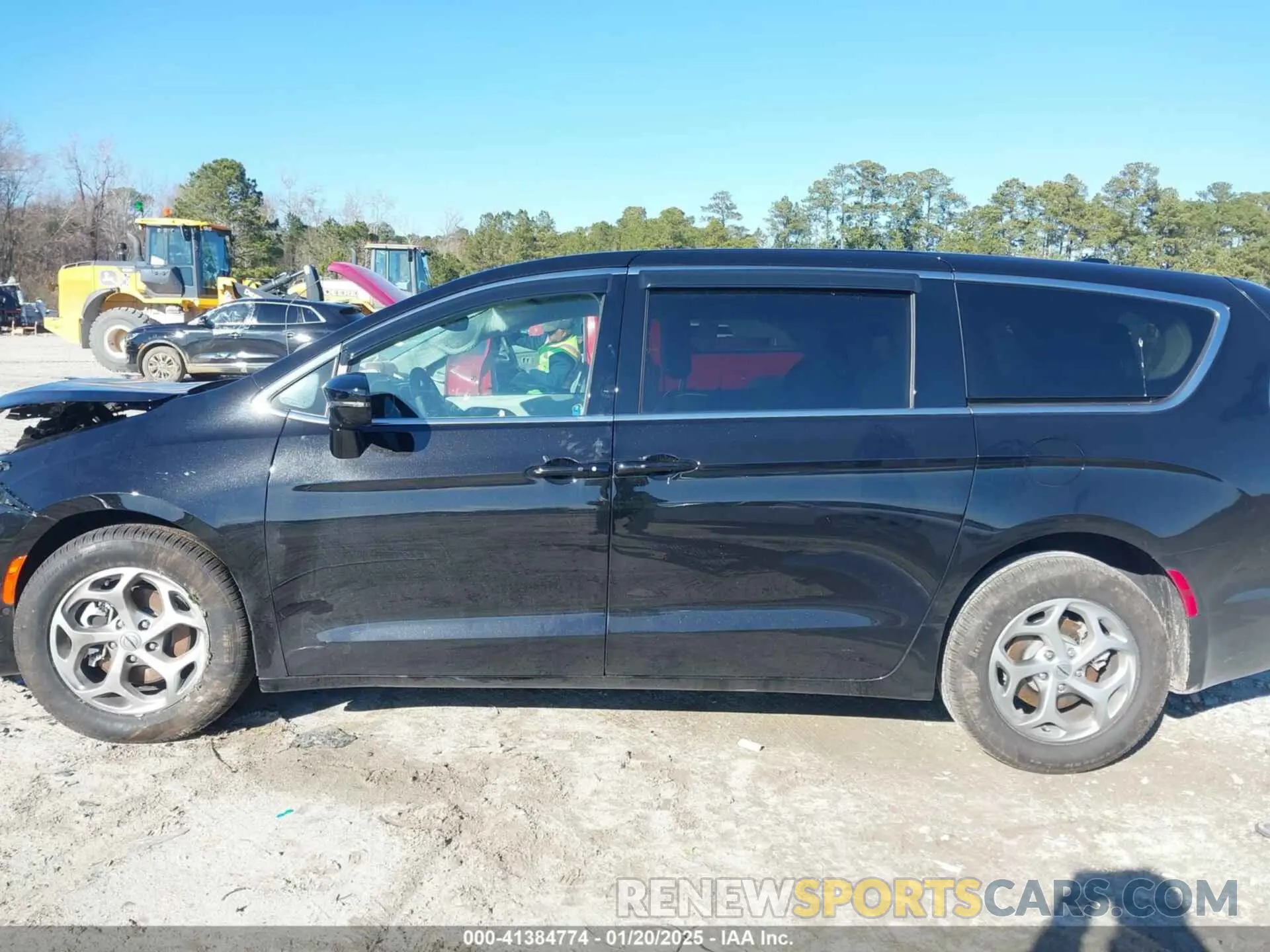 14 fotografías del automóvil dañado 2C4RC1GG1RR181006 CHRYSLER PACIFICA 2024