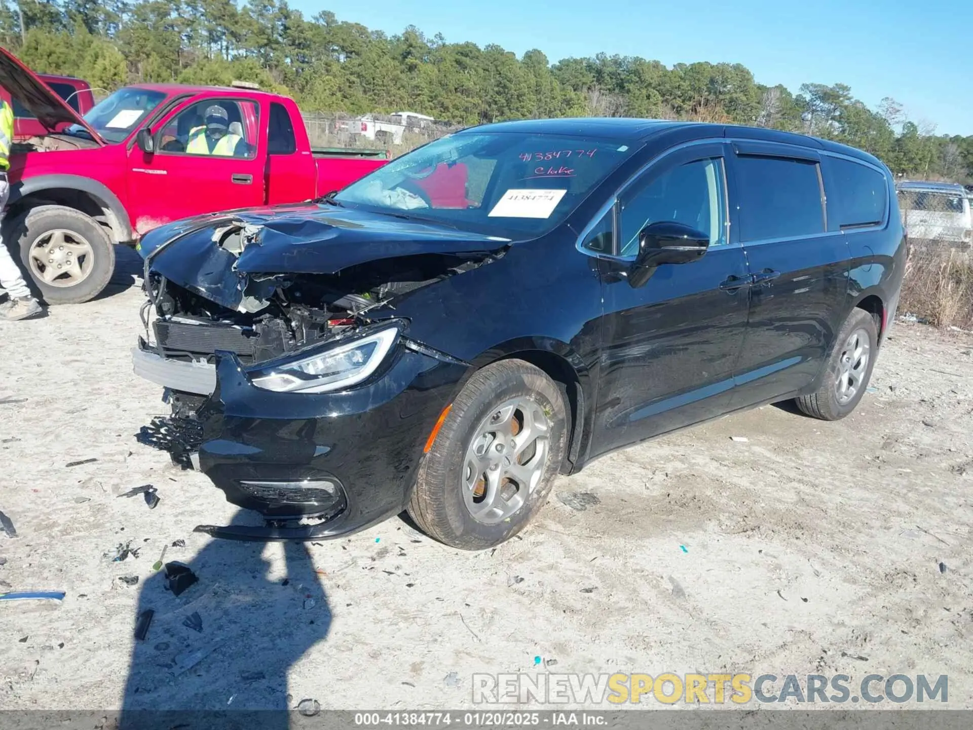 2 fotografías del automóvil dañado 2C4RC1GG1RR181006 CHRYSLER PACIFICA 2024