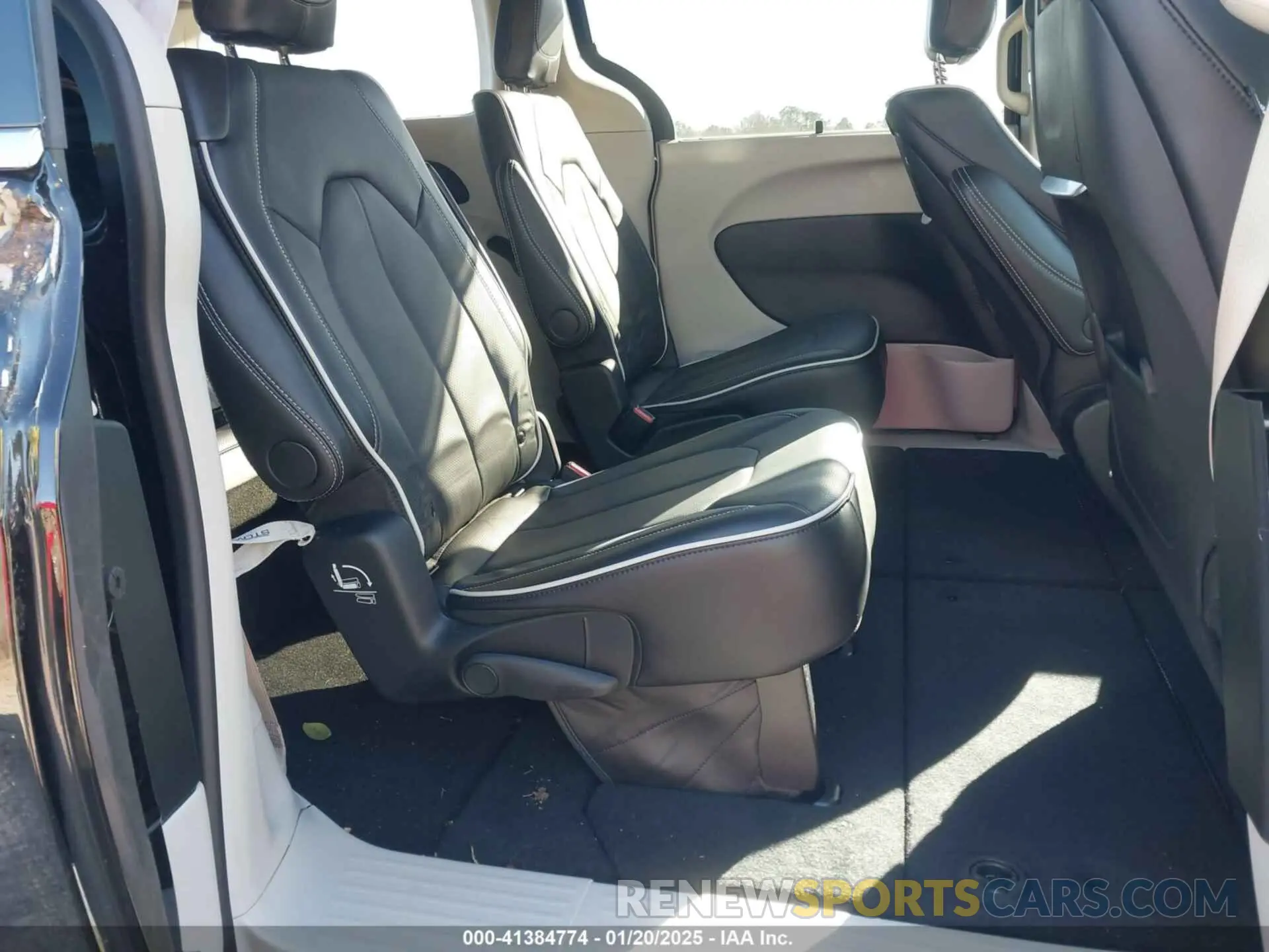 8 fotografías del automóvil dañado 2C4RC1GG1RR181006 CHRYSLER PACIFICA 2024