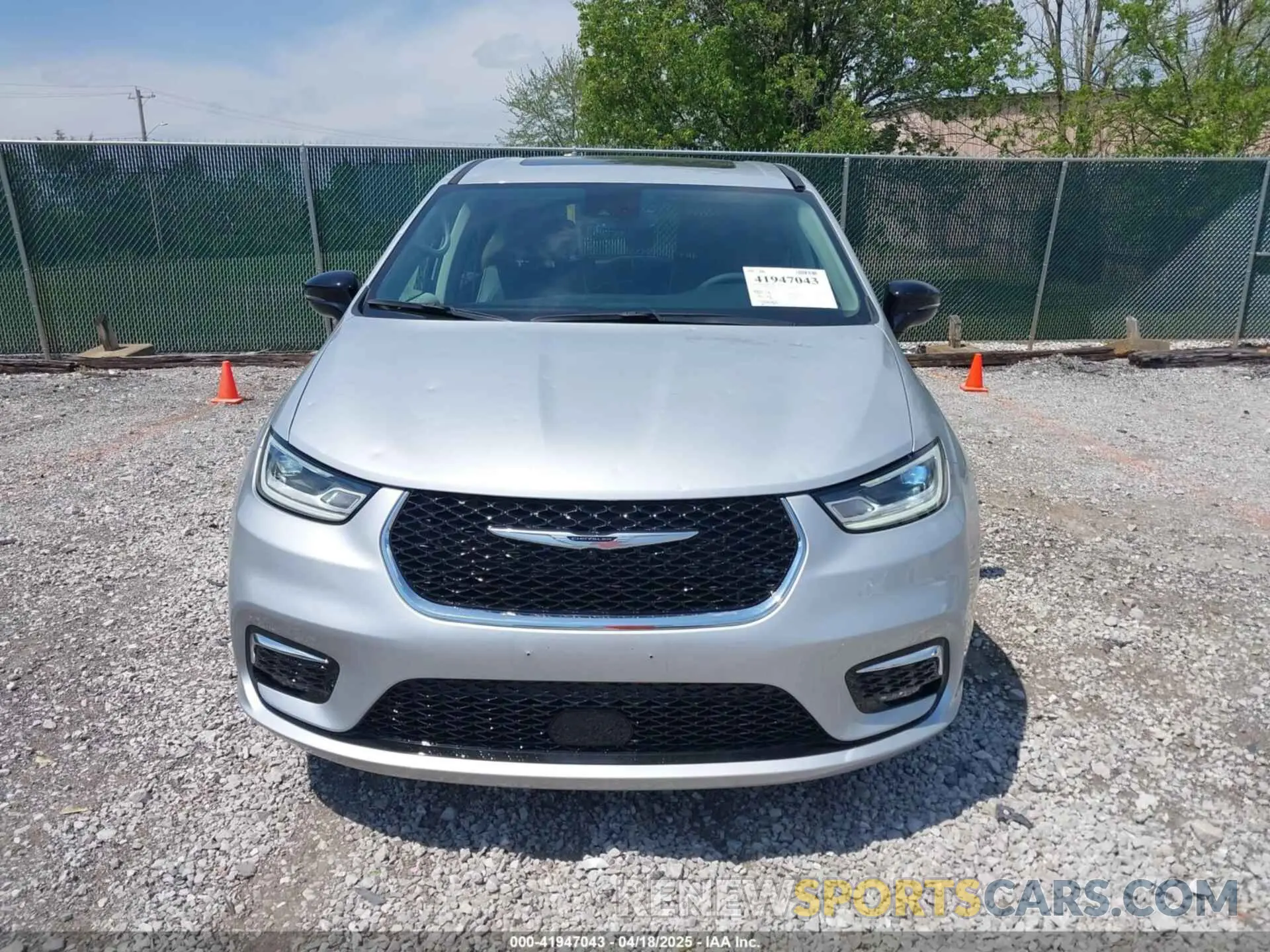 12 fotografías del automóvil dañado 2C4RC1GG3RR128050 CHRYSLER PACIFICA 2024