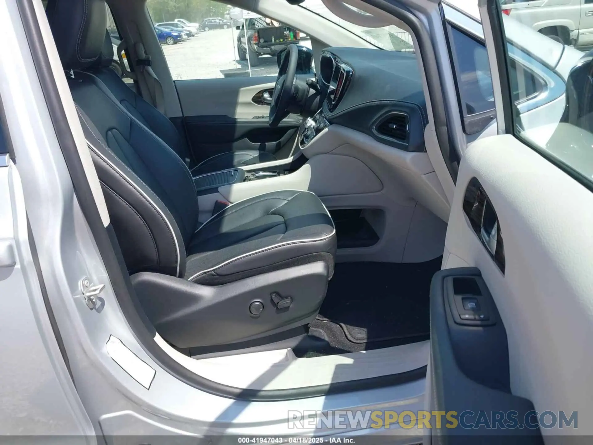 5 fotografías del automóvil dañado 2C4RC1GG3RR128050 CHRYSLER PACIFICA 2024