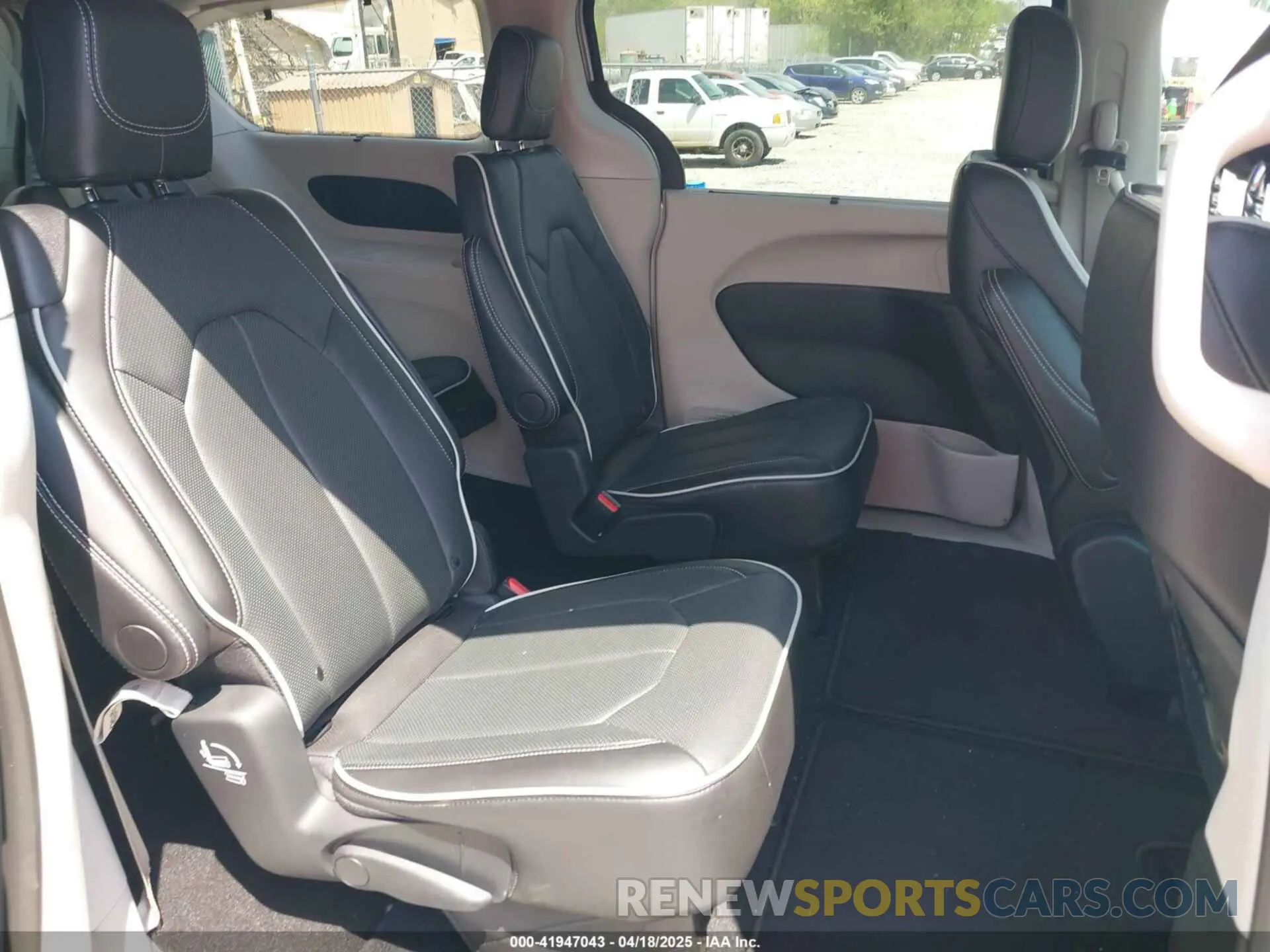 8 fotografías del automóvil dañado 2C4RC1GG3RR128050 CHRYSLER PACIFICA 2024