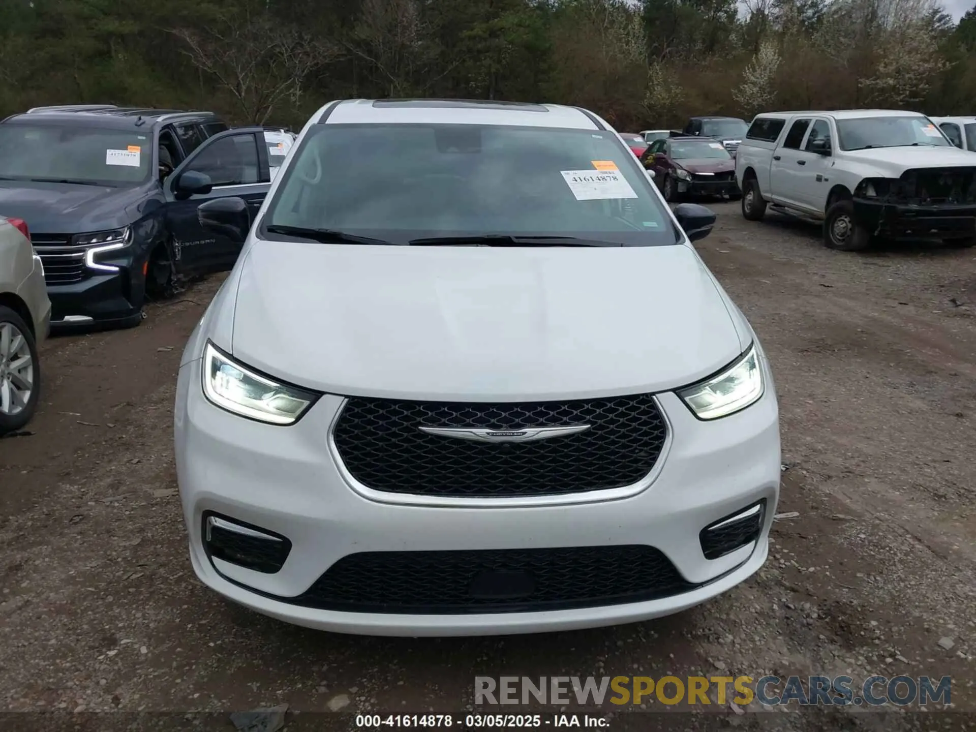 13 fotografías del automóvil dañado 2C4RC1GGXRR107034 CHRYSLER PACIFICA 2024