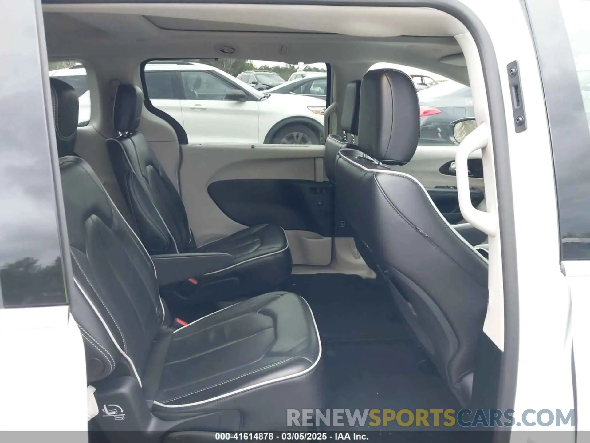 8 fotografías del automóvil dañado 2C4RC1GGXRR107034 CHRYSLER PACIFICA 2024