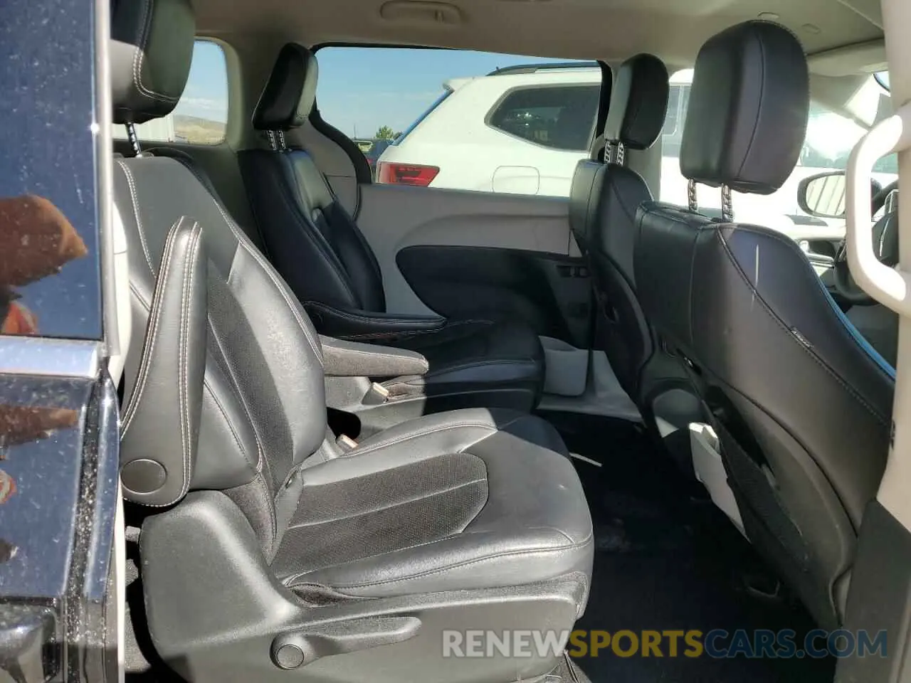 11 fotografías del automóvil dañado 2C4RC1S70RR134623 CHRYSLER PACIFICA 2024