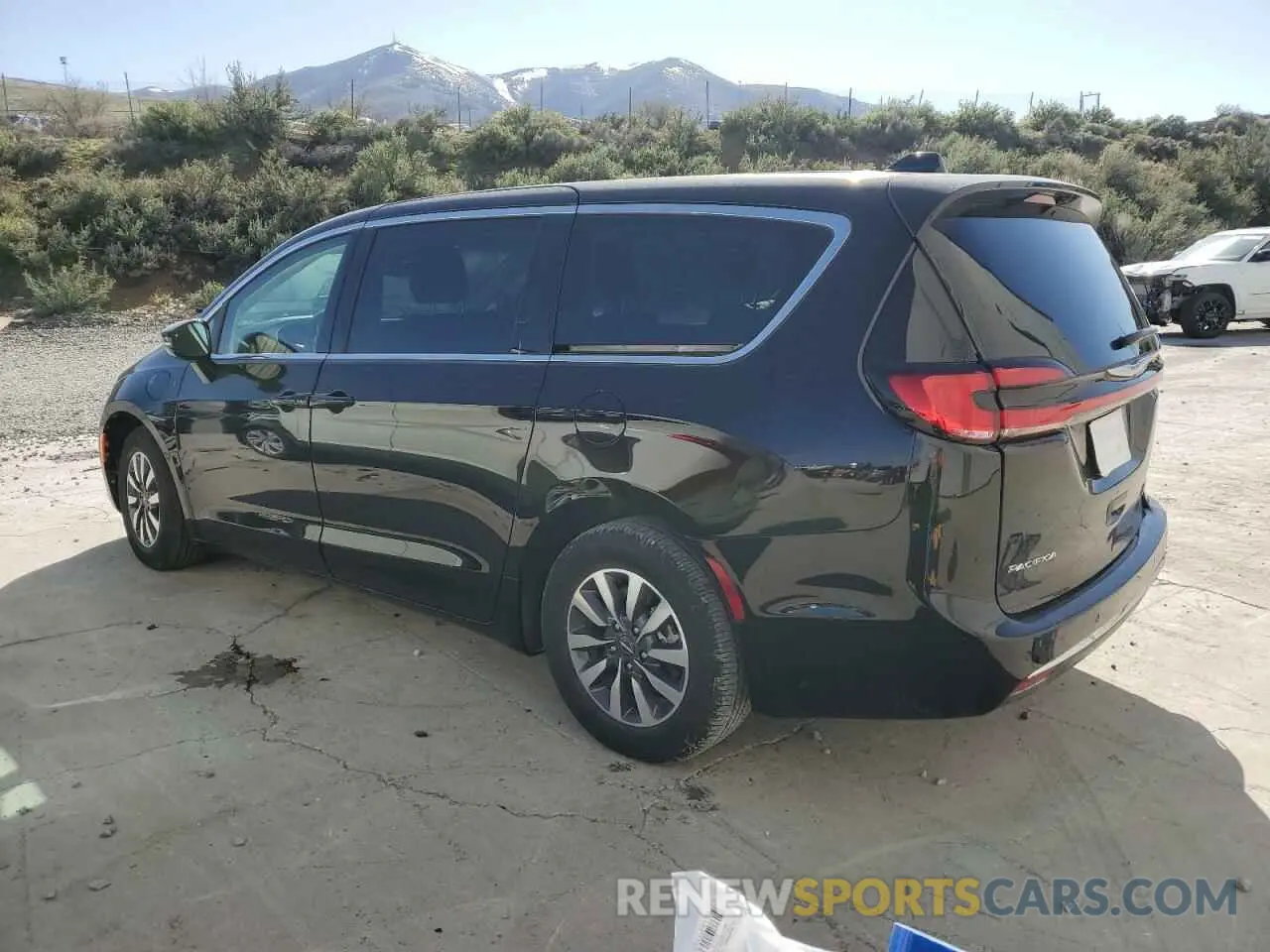 2 fotografías del automóvil dañado 2C4RC1S70RR134623 CHRYSLER PACIFICA 2024