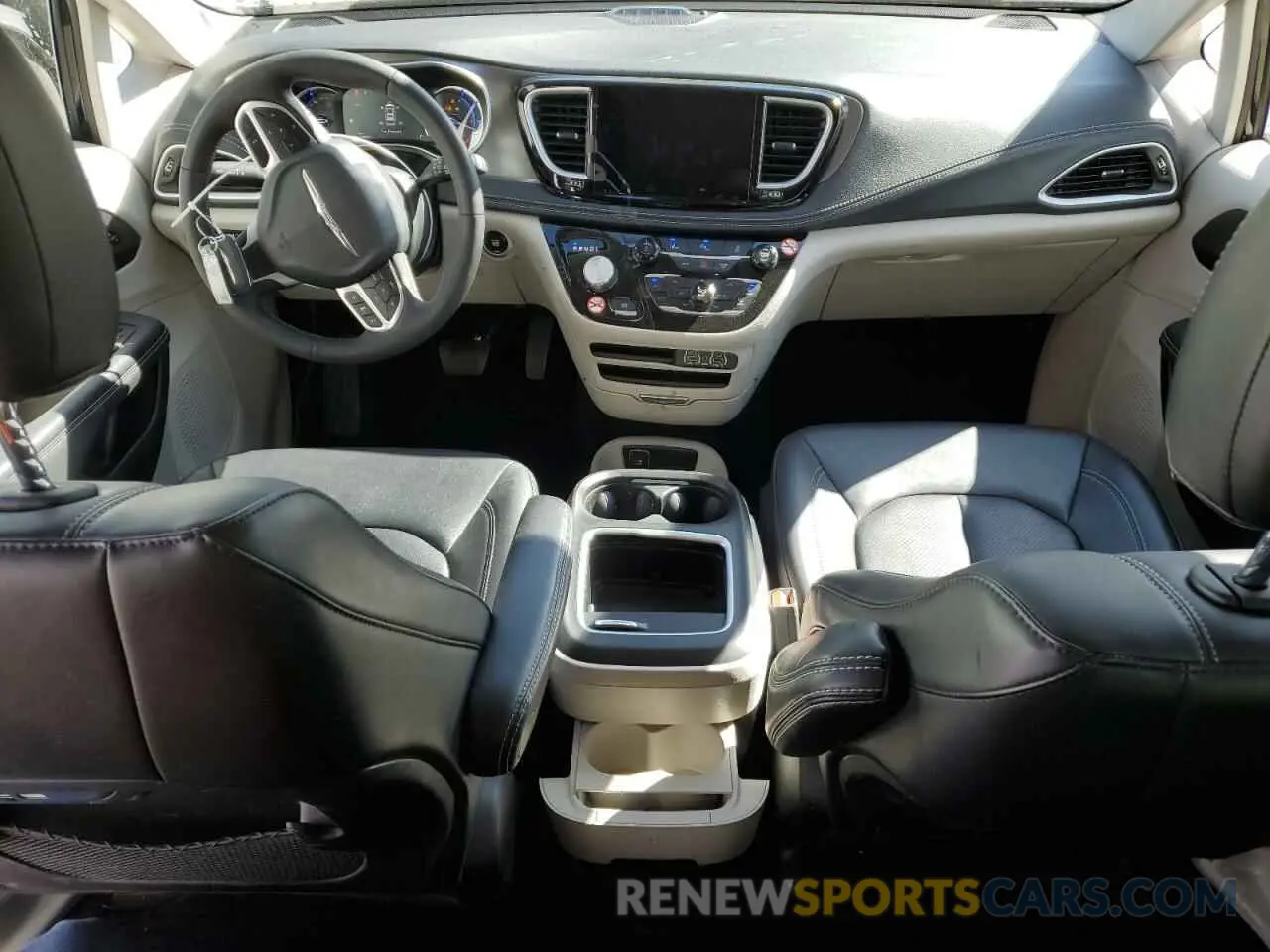 8 fotografías del automóvil dañado 2C4RC1S70RR134623 CHRYSLER PACIFICA 2024