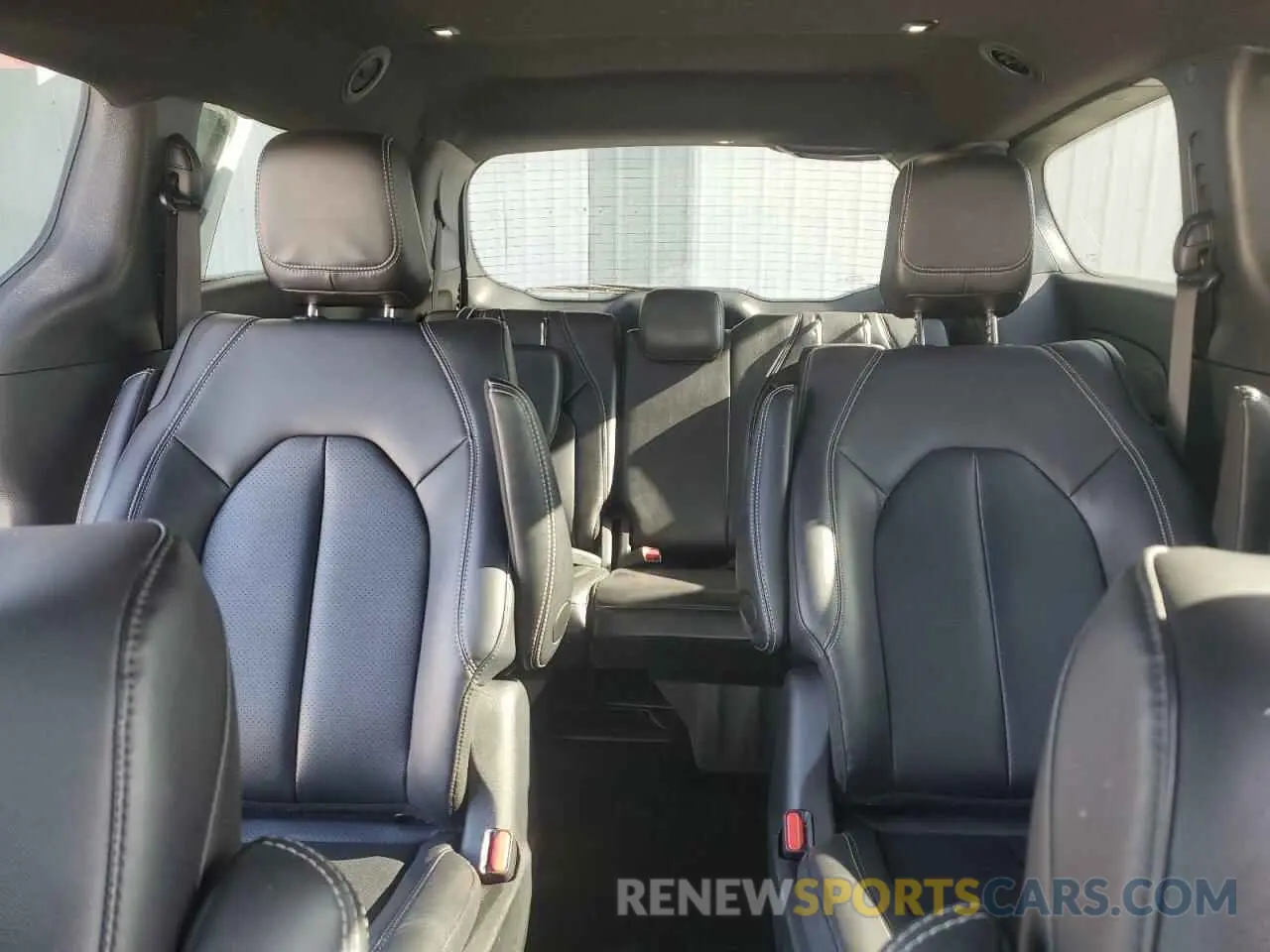 10 fotografías del automóvil dañado 2C4RC1S71RR111934 CHRYSLER PACIFICA 2024