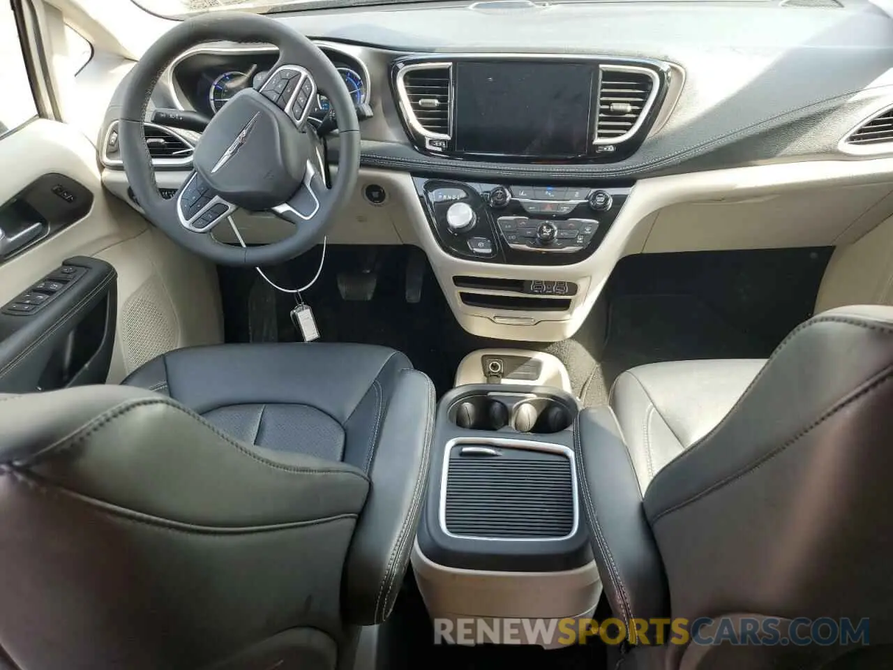 8 fotografías del automóvil dañado 2C4RC1S71RR141595 CHRYSLER PACIFICA 2024