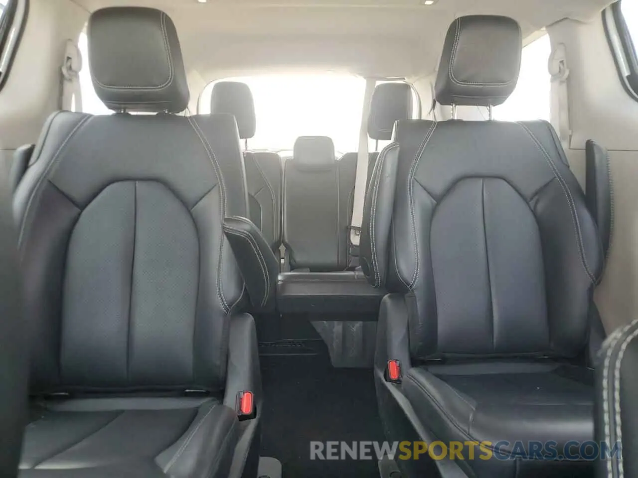 10 fotografías del automóvil dañado 2C4RC1S73RR118223 CHRYSLER PACIFICA 2024